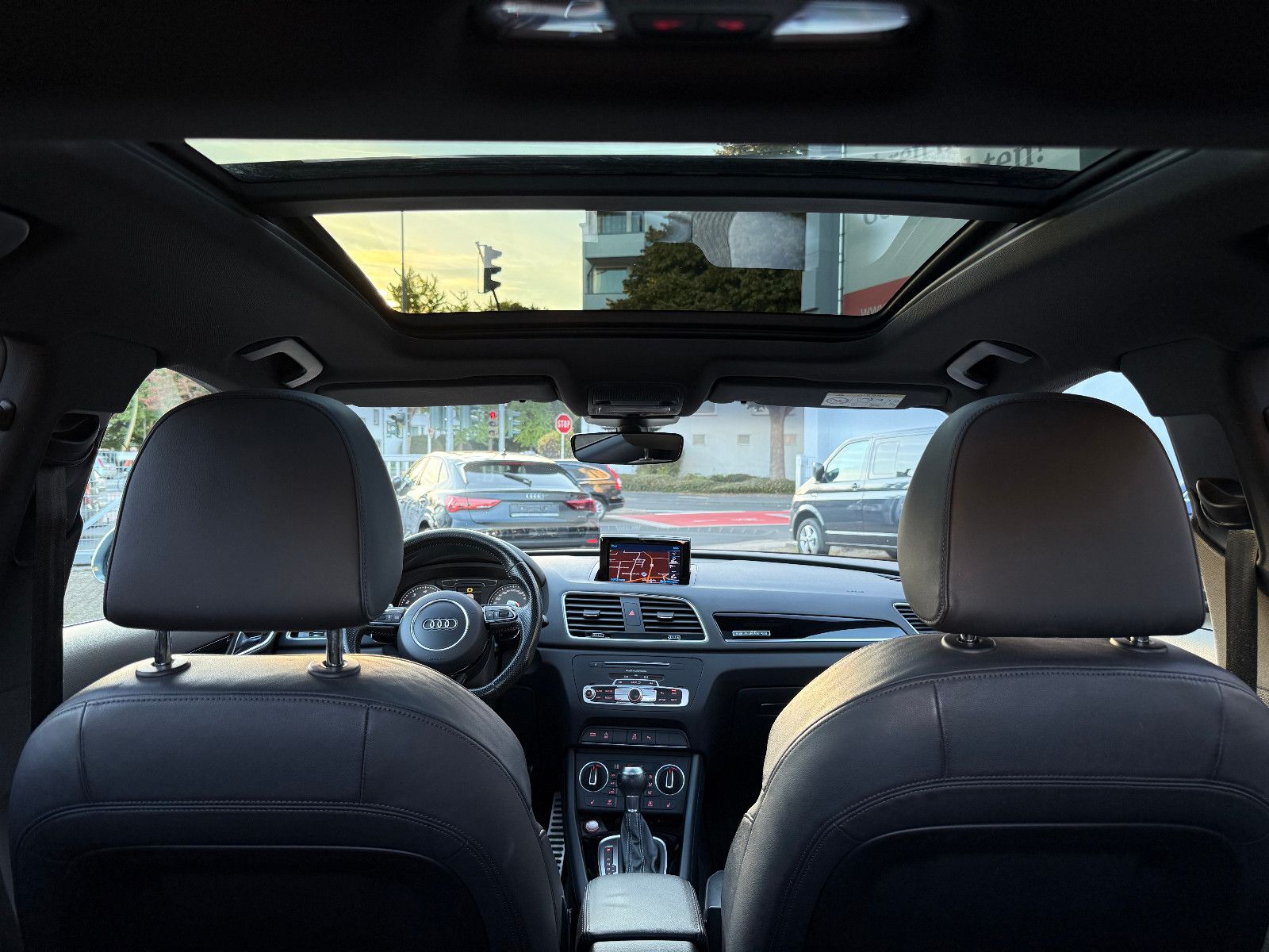 Fahrzeugabbildung Audi RSQ3 RS Q3 2.5 TFSI quattro*AHK*PANO*