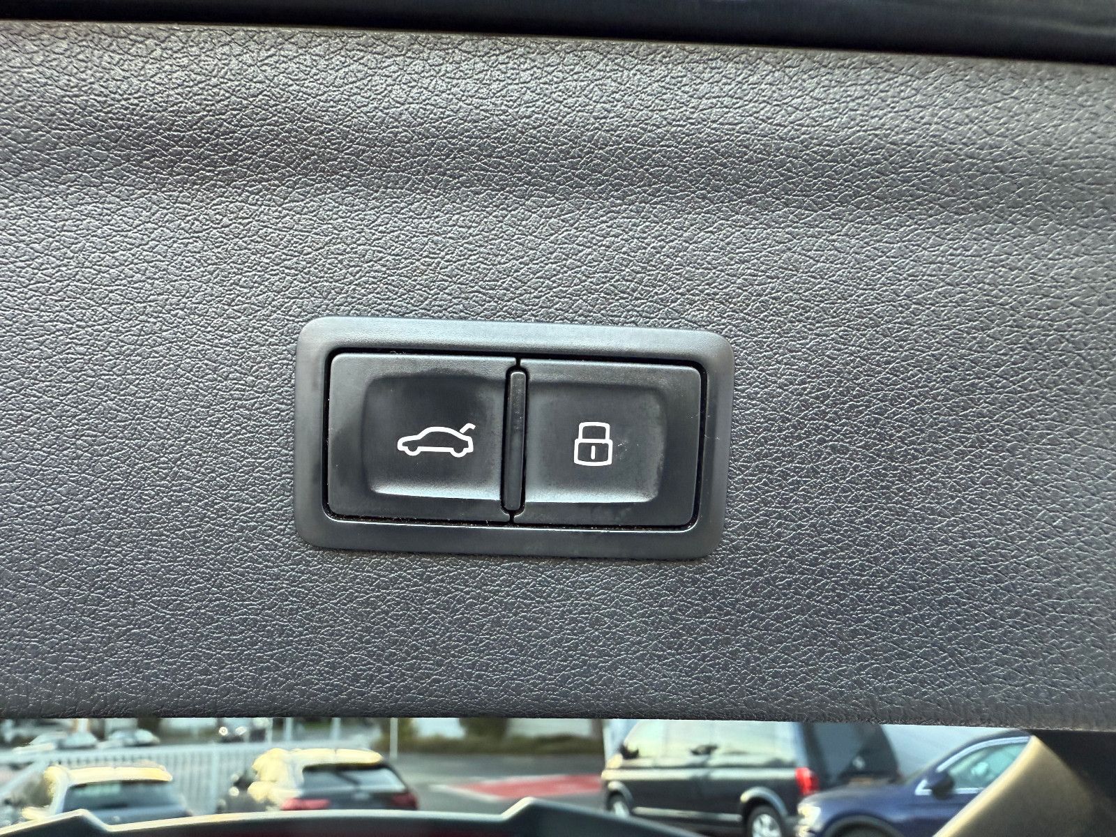 Fahrzeugabbildung Audi RSQ3 RS Q3 2.5 TFSI quattro*AHK*PANO*