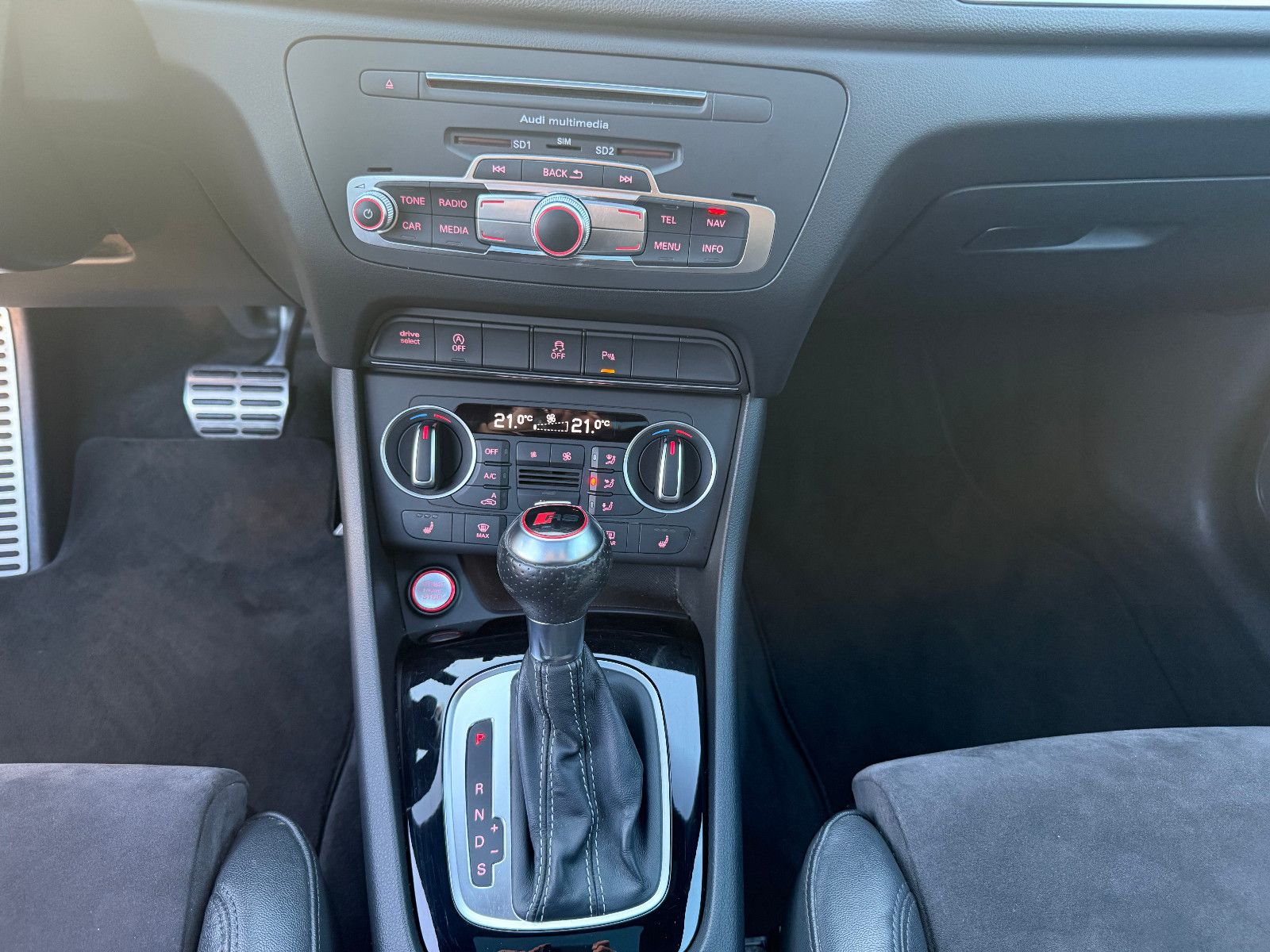 Fahrzeugabbildung Audi RSQ3 RS Q3 2.5 TFSI quattro*AHK*PANO*