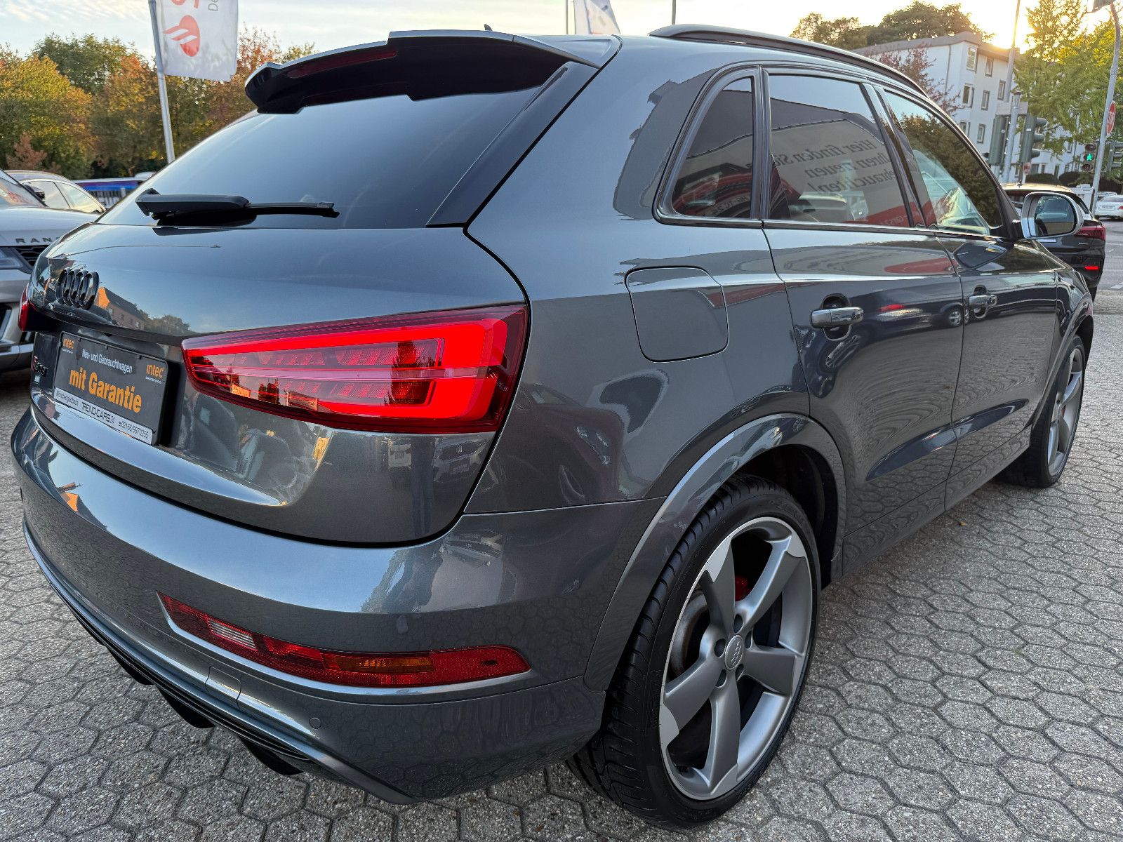 Fahrzeugabbildung Audi RSQ3 RS Q3 2.5 TFSI quattro*AHK*PANO*