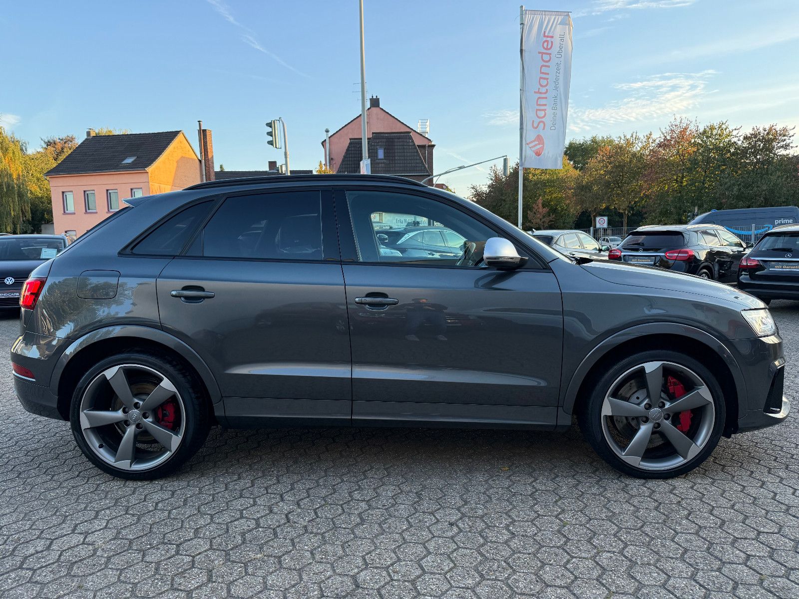 Fahrzeugabbildung Audi RSQ3 RS Q3 2.5 TFSI quattro*AHK*PANO*