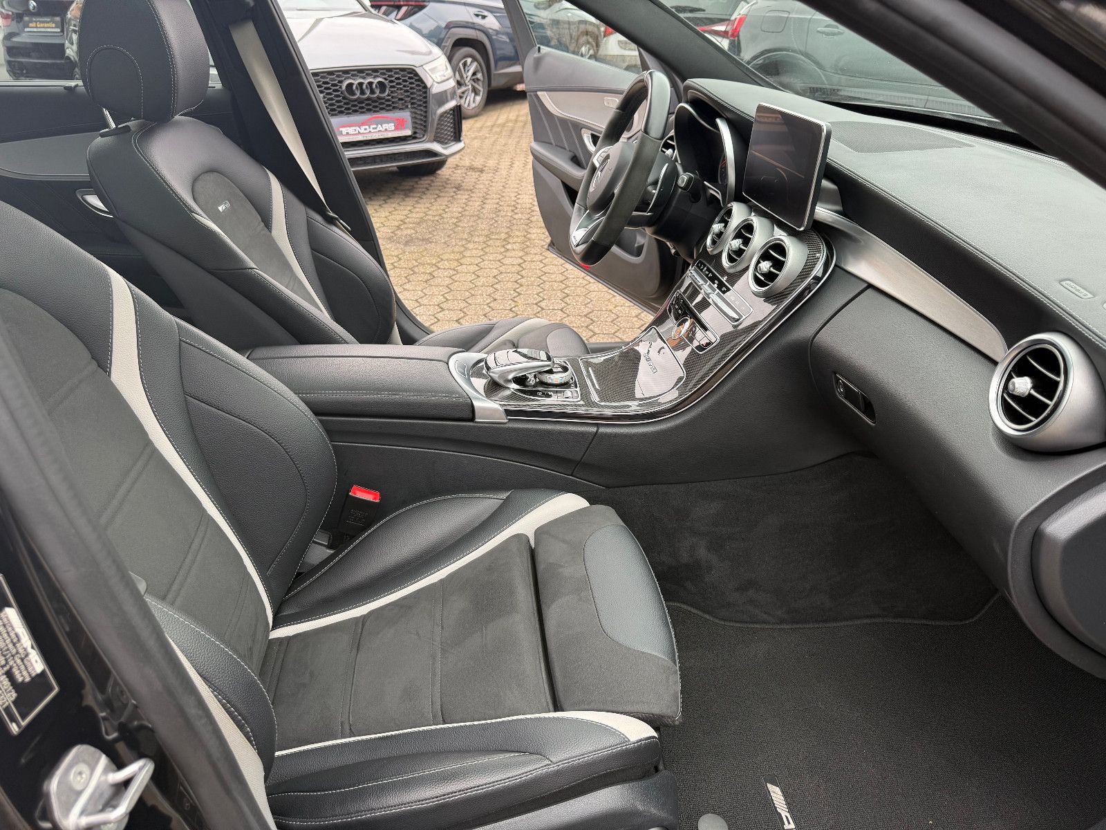 Fahrzeugabbildung Mercedes-Benz C 63 S AMG*AMG Performance*NightPaket*