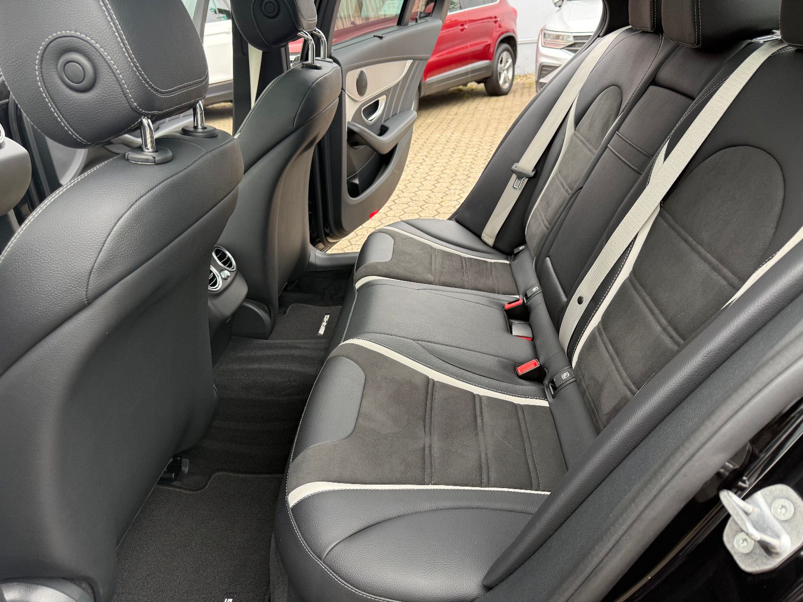 Fahrzeugabbildung Mercedes-Benz C 63 S AMG*AMG Performance*NightPaket*