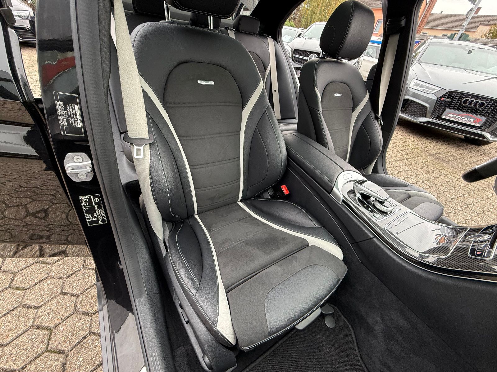 Fahrzeugabbildung Mercedes-Benz C 63 S AMG*AMG Performance*NightPaket*
