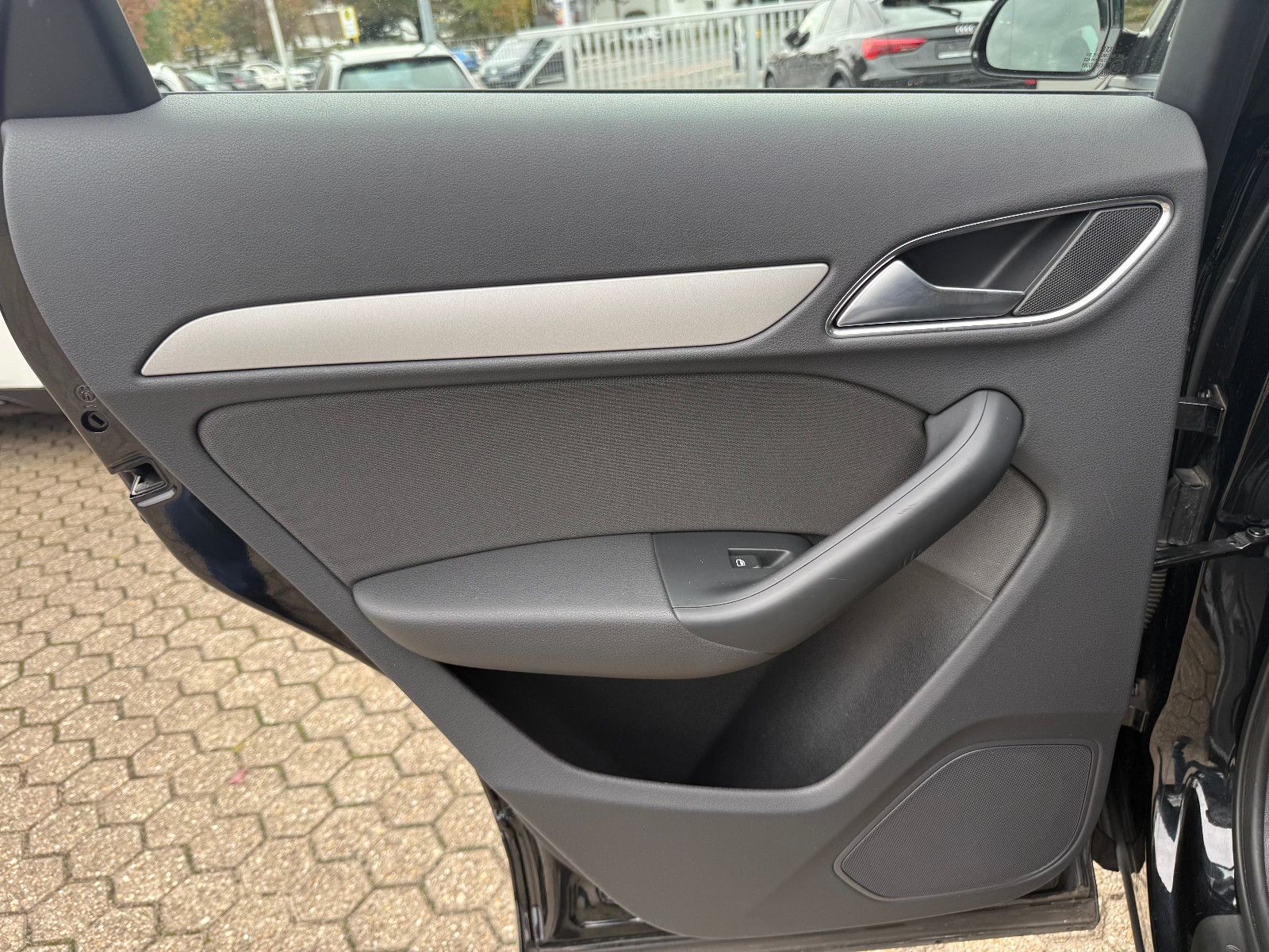Fahrzeugabbildung Audi Q3 1.4 TFSI