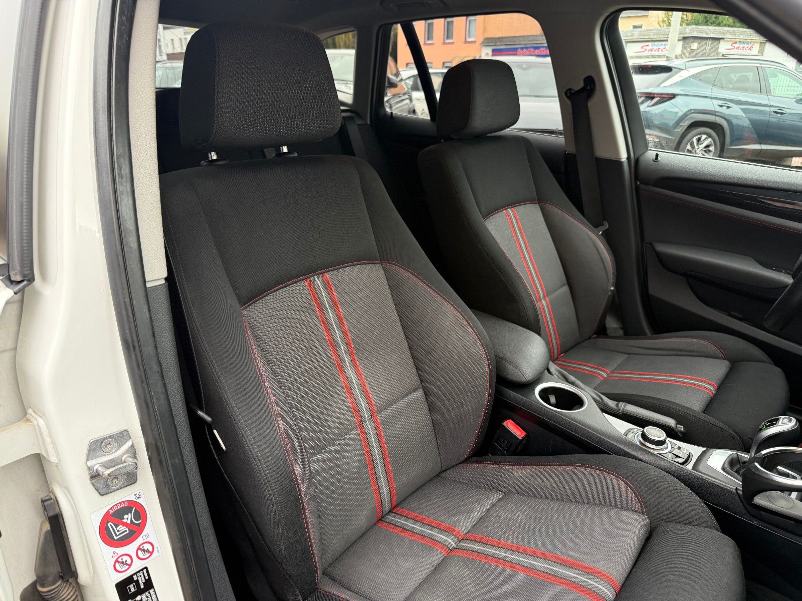 Fahrzeugabbildung BMW X1 18 d sDrive*Navi*Tempomat*Klima*Sport Design
