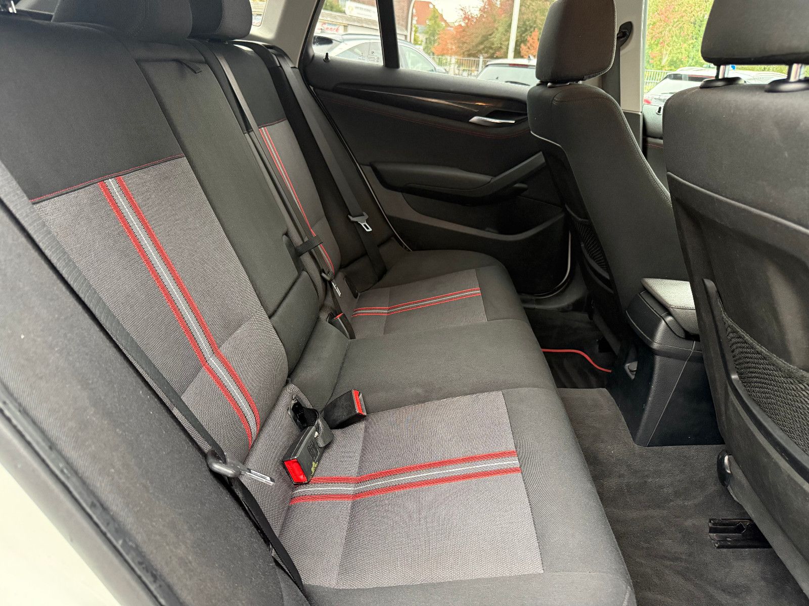 Fahrzeugabbildung BMW X1 18 d sDrive*Navi*Tempomat*Klima*Sport Design