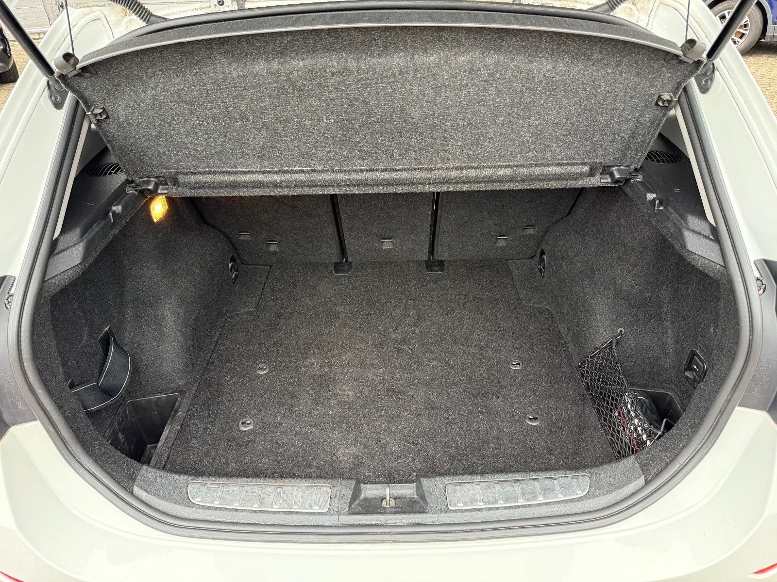Fahrzeugabbildung BMW X1 18 d sDrive*Navi*Tempomat*Klima*Sport Design