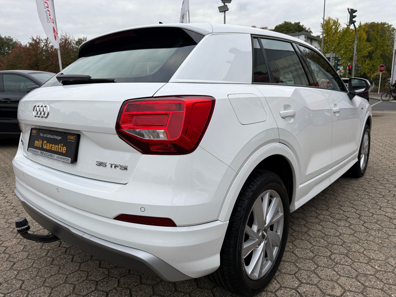 Fahrzeugabbildung Audi Q2 35 TFSI*AHK*Tempomat*Leder*Navi*