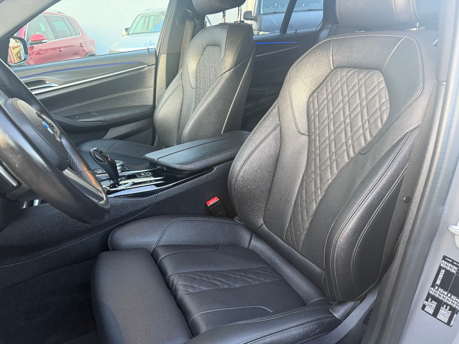 Fahrzeugabbildung BMW 530 Touring i M Sport*Navi*AHK*Leder*