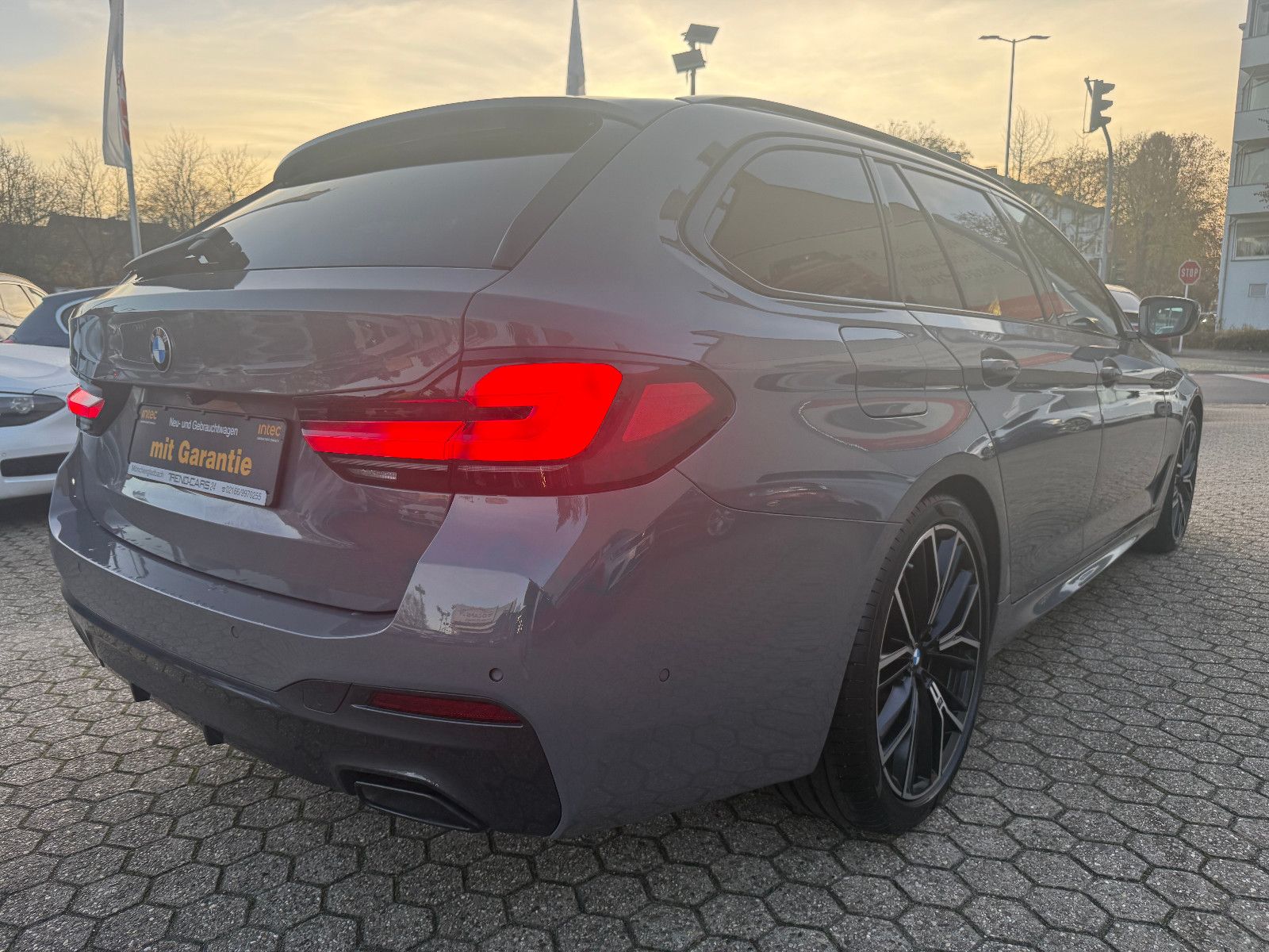 Fahrzeugabbildung BMW 530 Touring i M Sport*Navi*AHK*Leder*