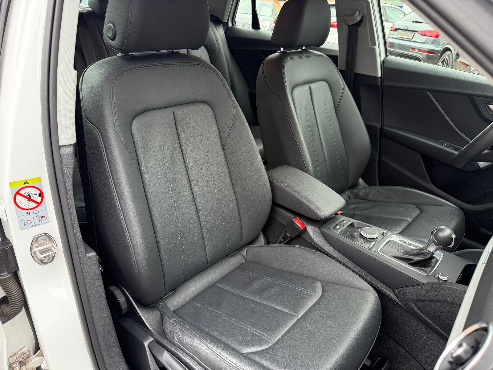 Fahrzeugabbildung Audi Q2 35 TFSI*AHK*Tempomat*Leder*Navi*