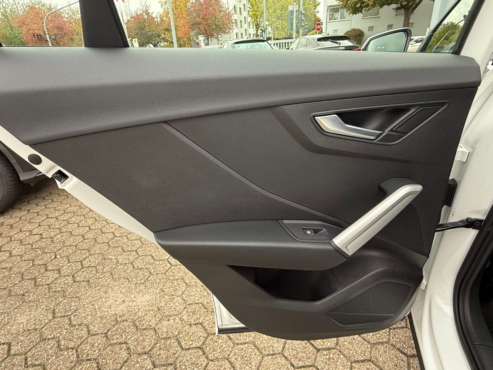 Fahrzeugabbildung Audi Q2 35 TFSI*AHK*Tempomat*Leder*Navi*