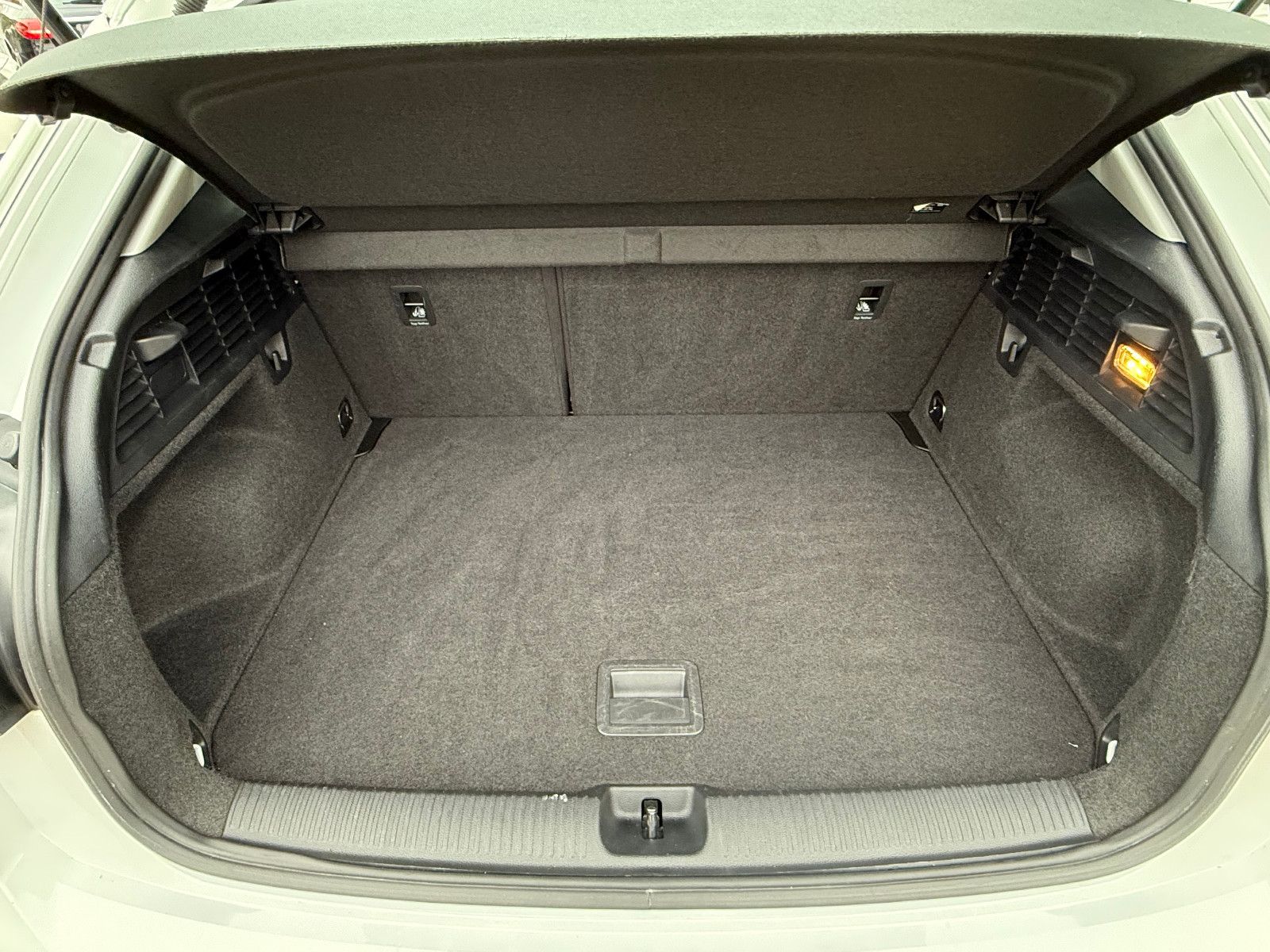 Fahrzeugabbildung Audi Q2 35 TFSI*AHK*Tempomat*Leder*Navi*
