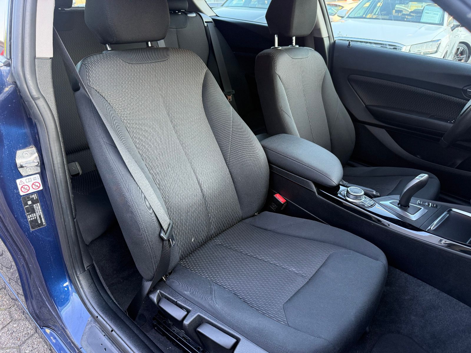 Fahrzeugabbildung BMW 118 3-trg.Advantage*Tempomat*Automatik*LED*