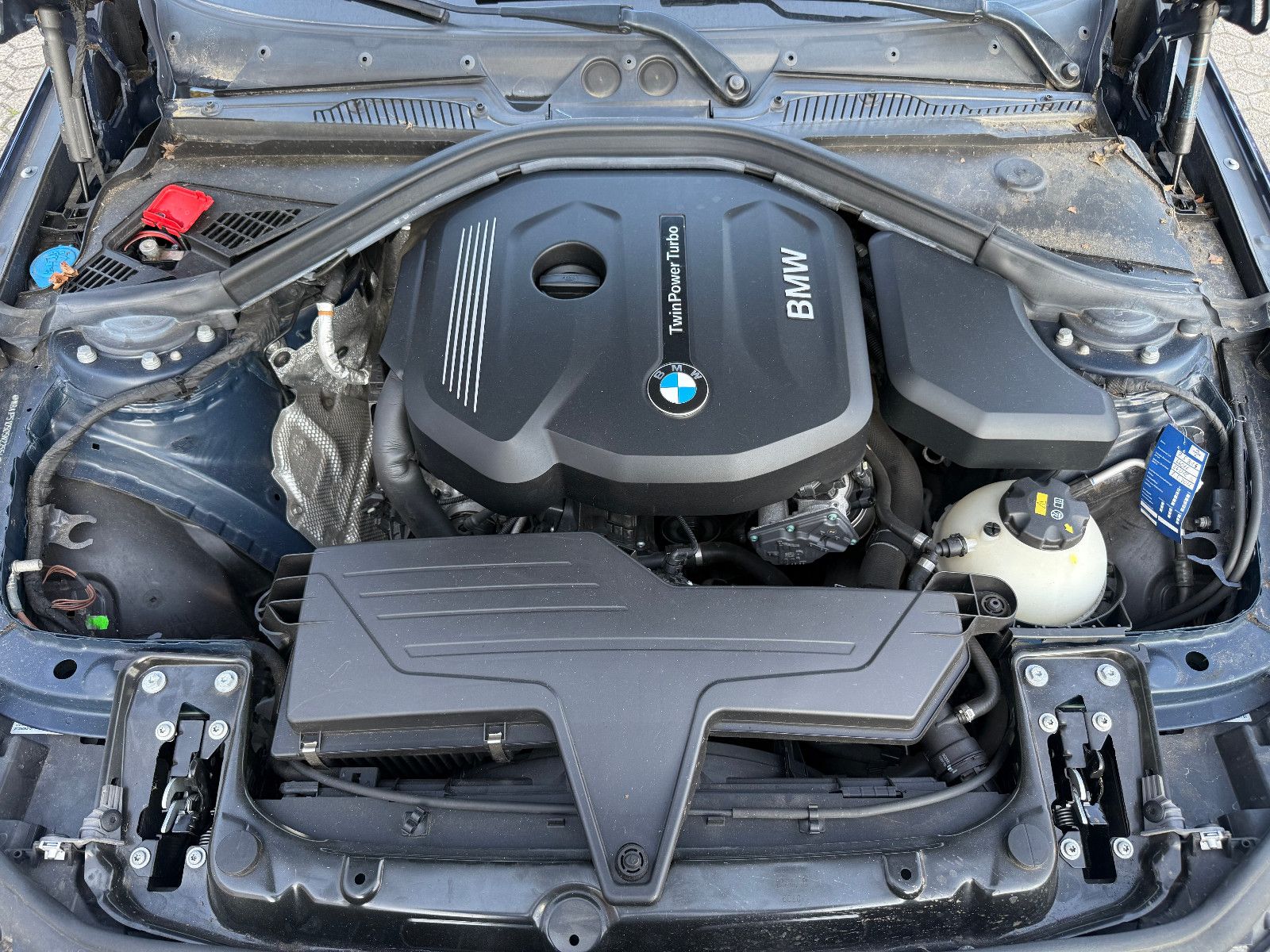 Fahrzeugabbildung BMW 118 3-trg.Advantage*Tempomat*Automatik*LED*