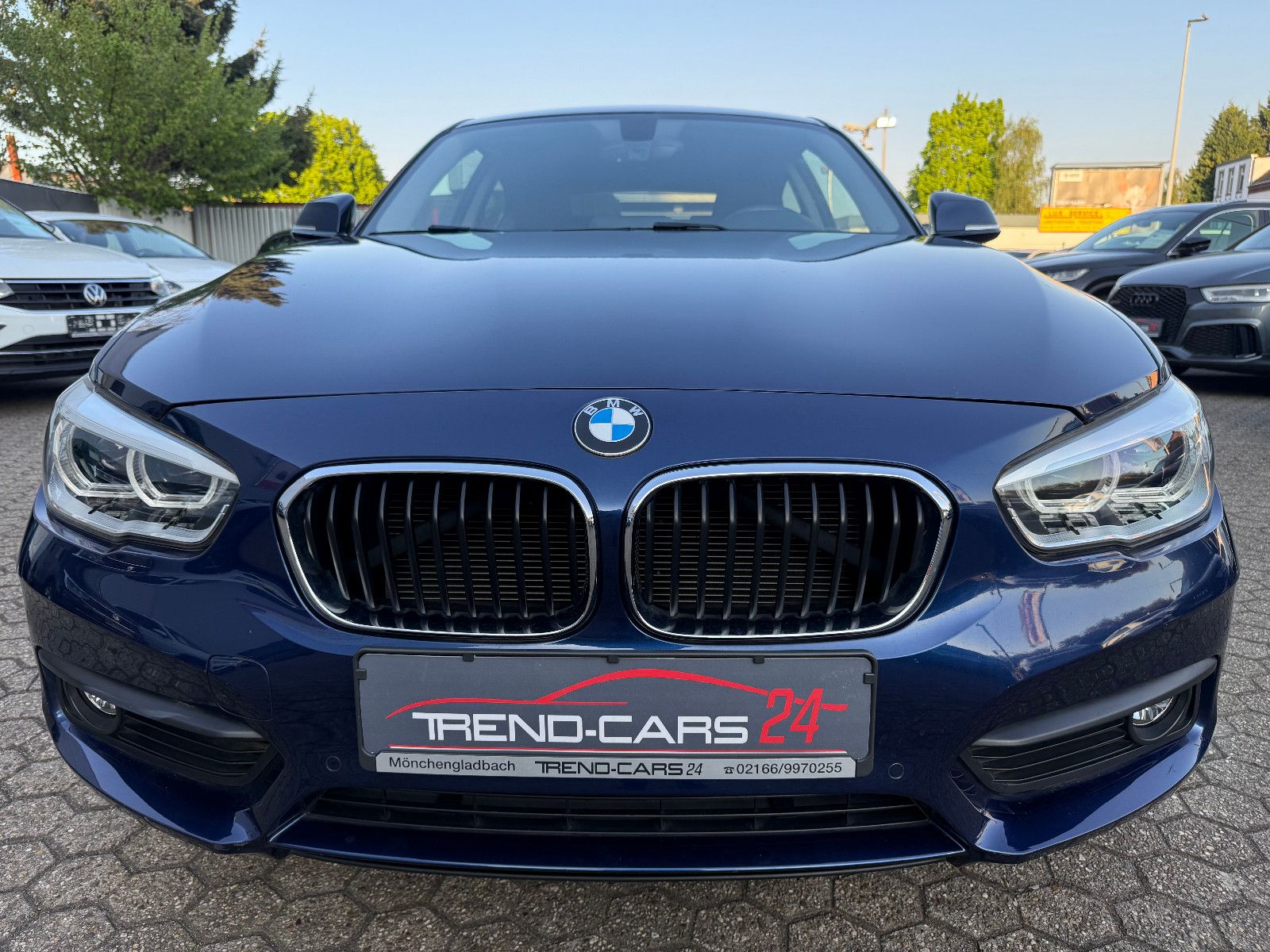 Fahrzeugabbildung BMW 118 3-trg.Advantage*Tempomat*Automatik*LED*