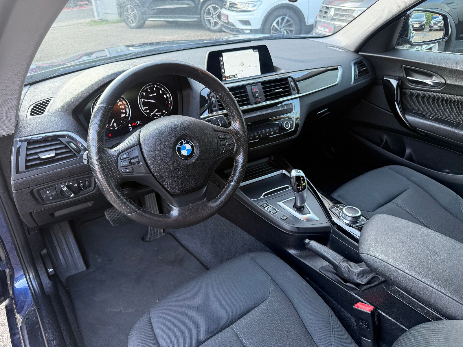 Fahrzeugabbildung BMW 118 3-trg.Advantage*Tempomat*Automatik*LED*