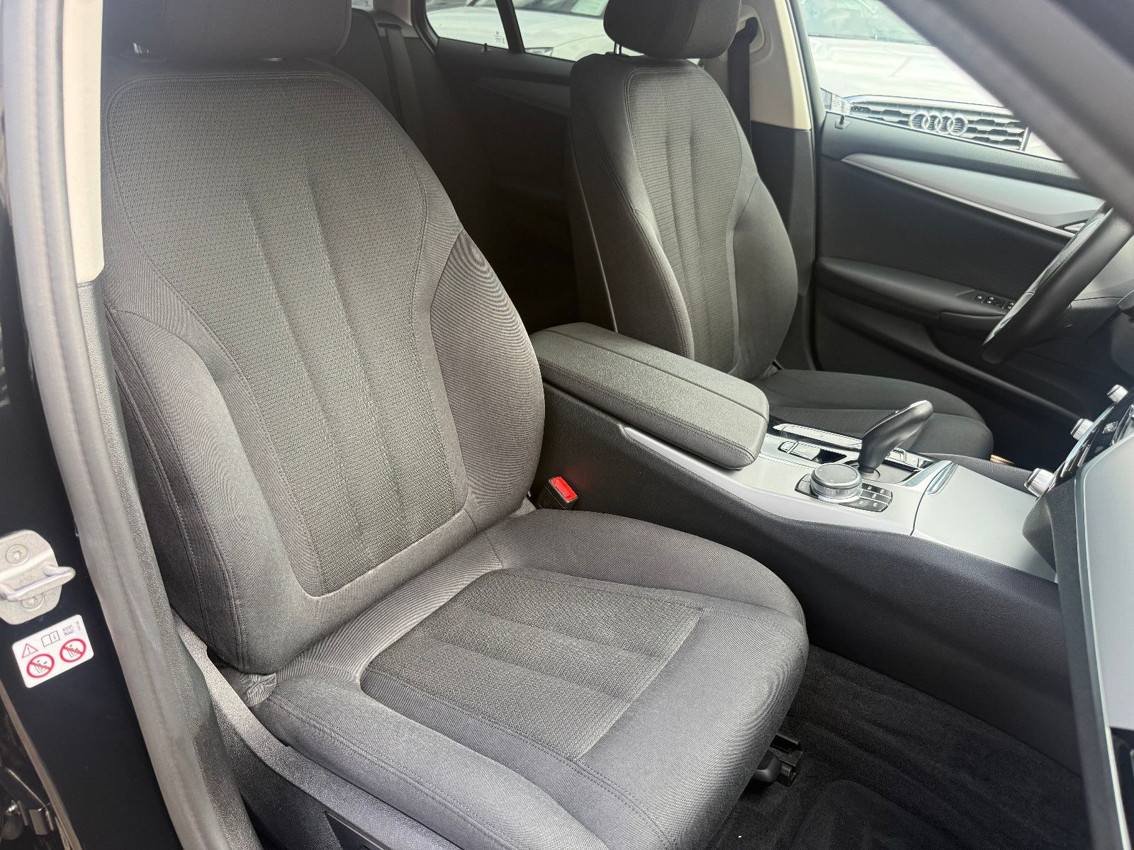 Fahrzeugabbildung BMW 530d Touring*Laser*Tempomat*AHK*