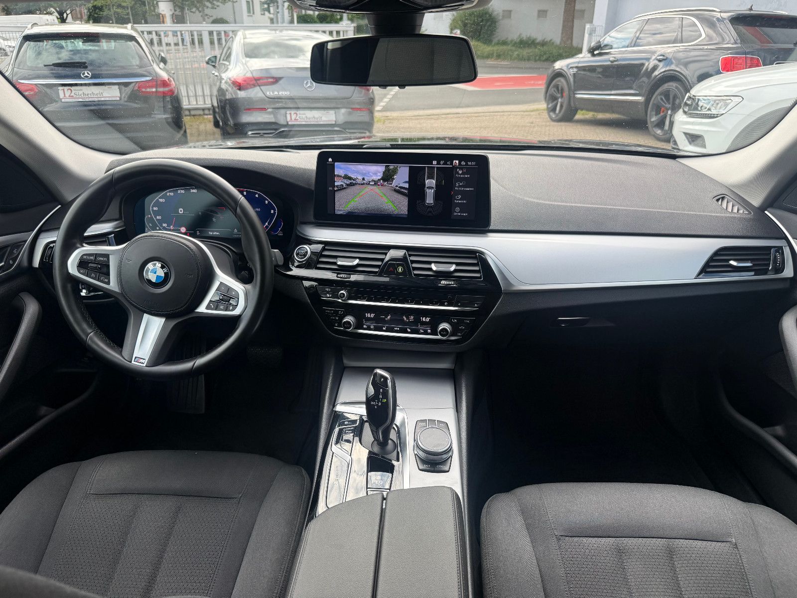 Fahrzeugabbildung BMW 530d Touring*Laser*Tempomat*AHK*