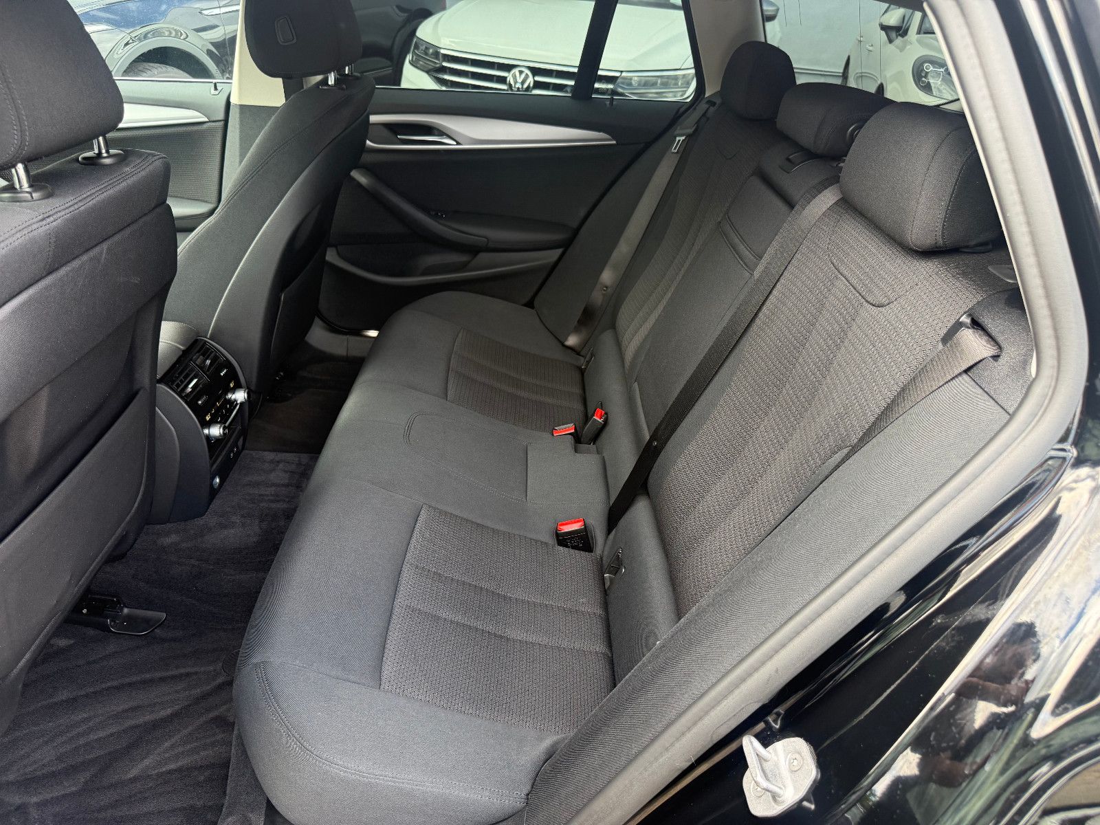 Fahrzeugabbildung BMW 530d Touring*Laser*Tempomat*AHK*