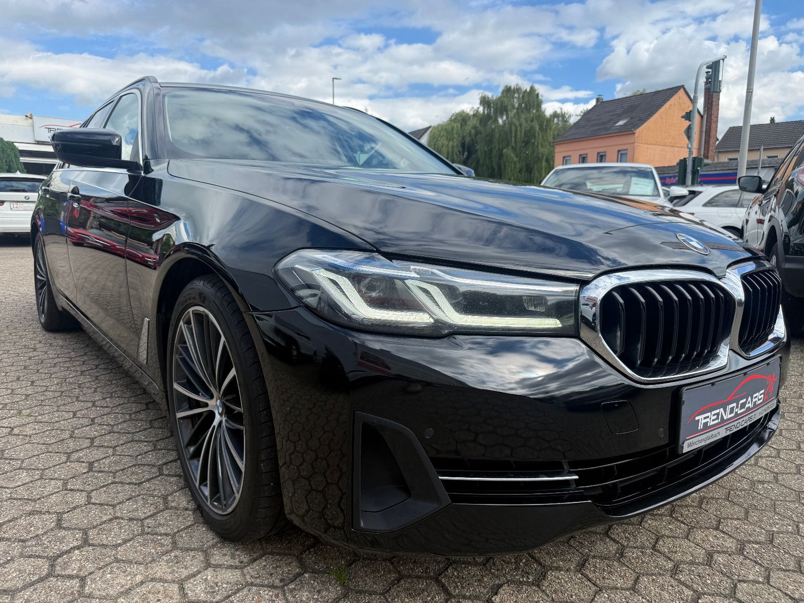 Fahrzeugabbildung BMW 530d Touring*Laser*Tempomat*AHK*