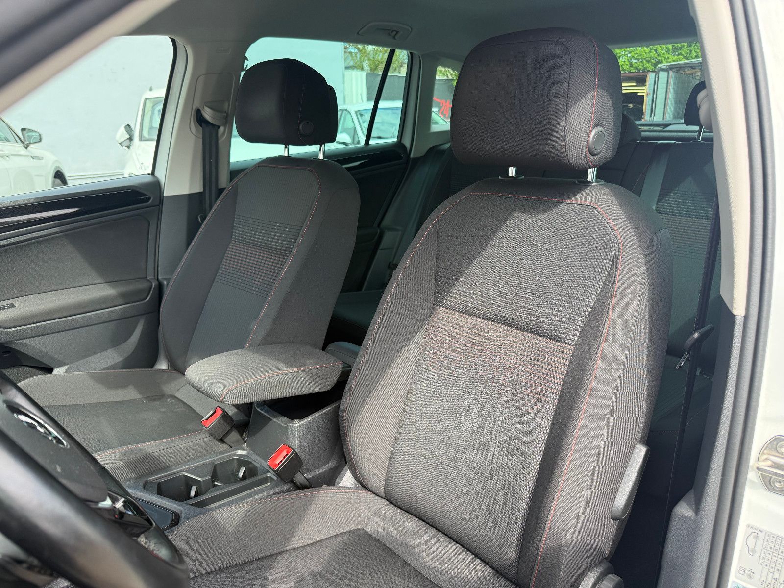 Fahrzeugabbildung Volkswagen Tiguan Sound *Automatik*LED*ACC*