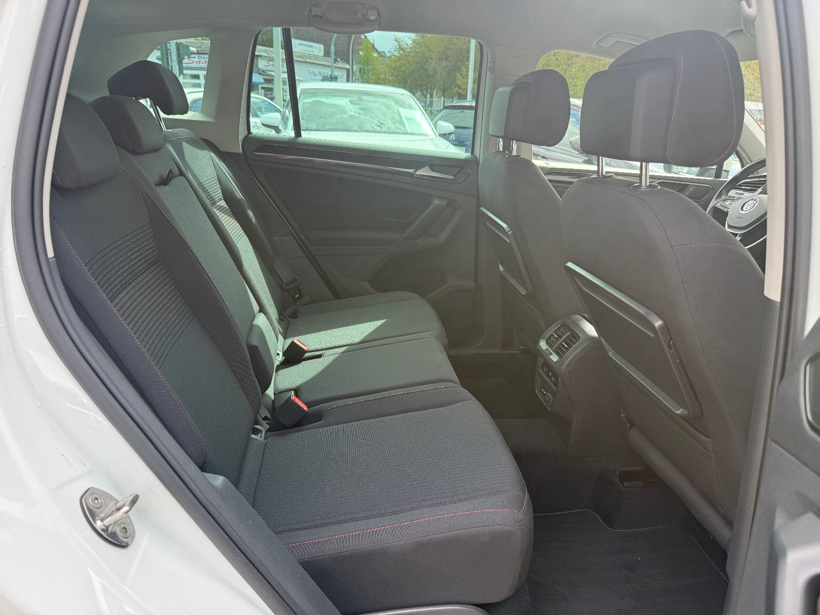 Fahrzeugabbildung Volkswagen Tiguan Sound *Automatik*LED*ACC*