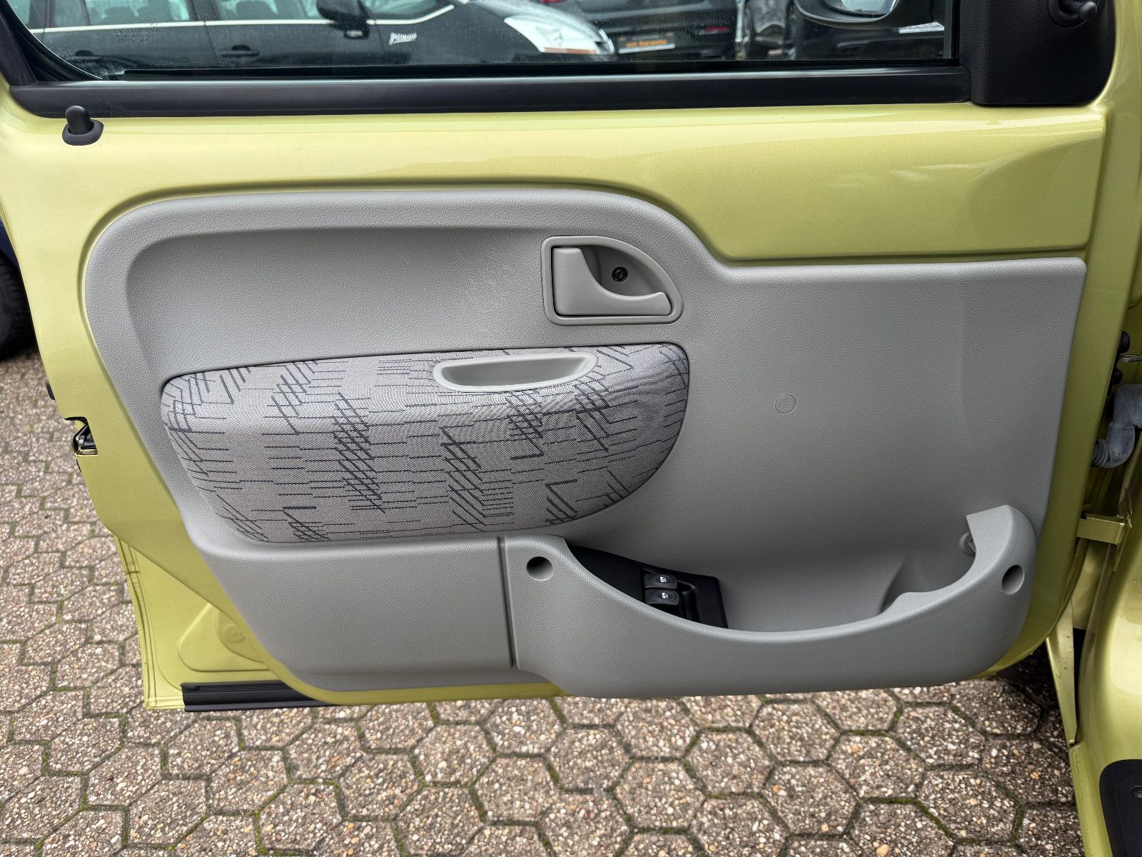 Fahrzeugabbildung Renault Kangoo Edition Campus** Rollstuhlrampe**