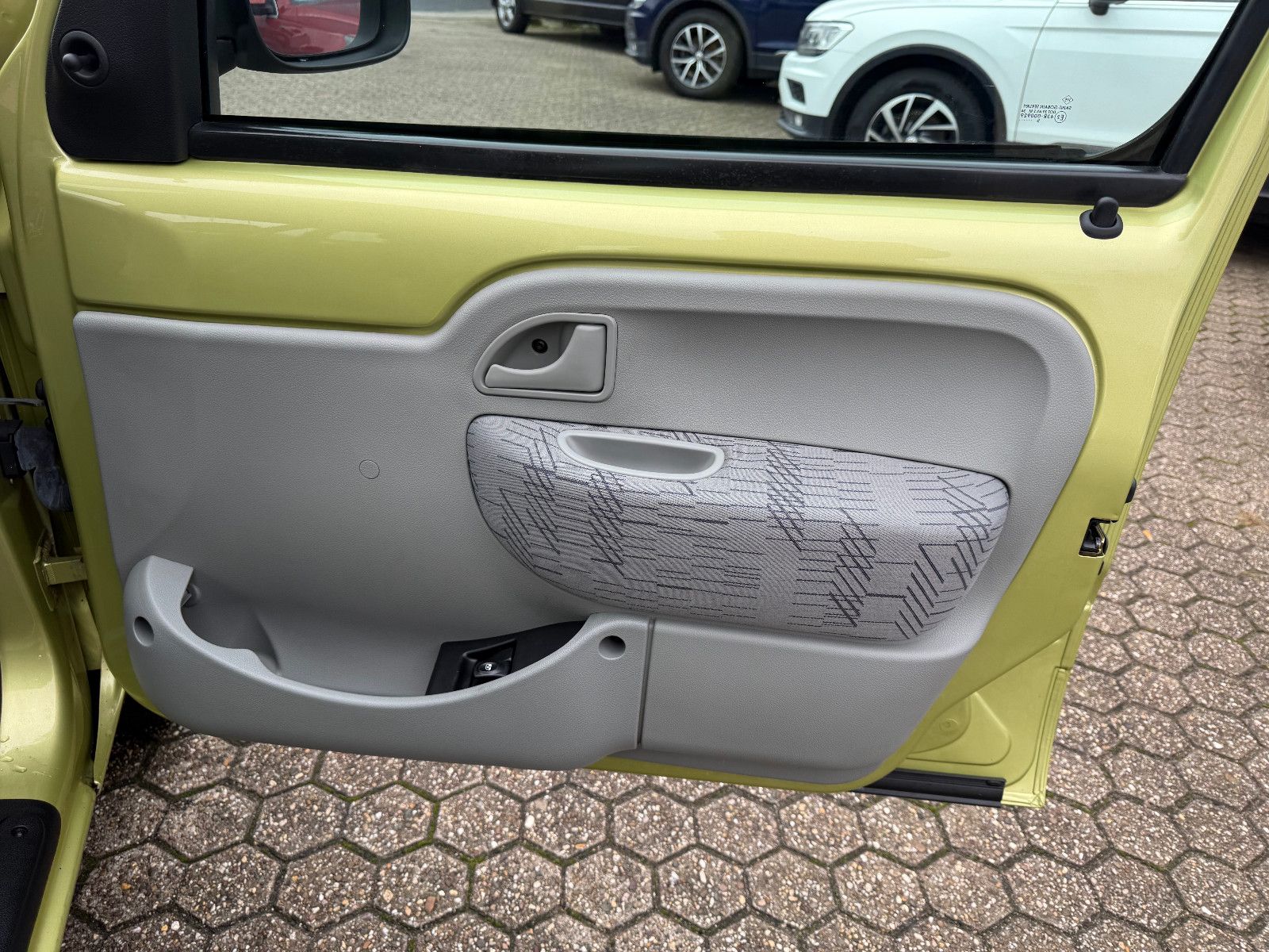 Fahrzeugabbildung Renault Kangoo Edition Campus** Rollstuhlrampe**