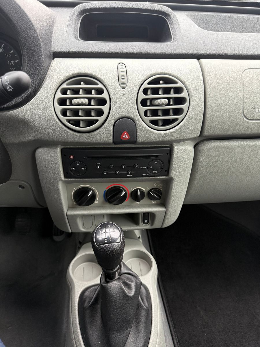 Fahrzeugabbildung Renault Kangoo Edition Campus** Rollstuhlrampe**