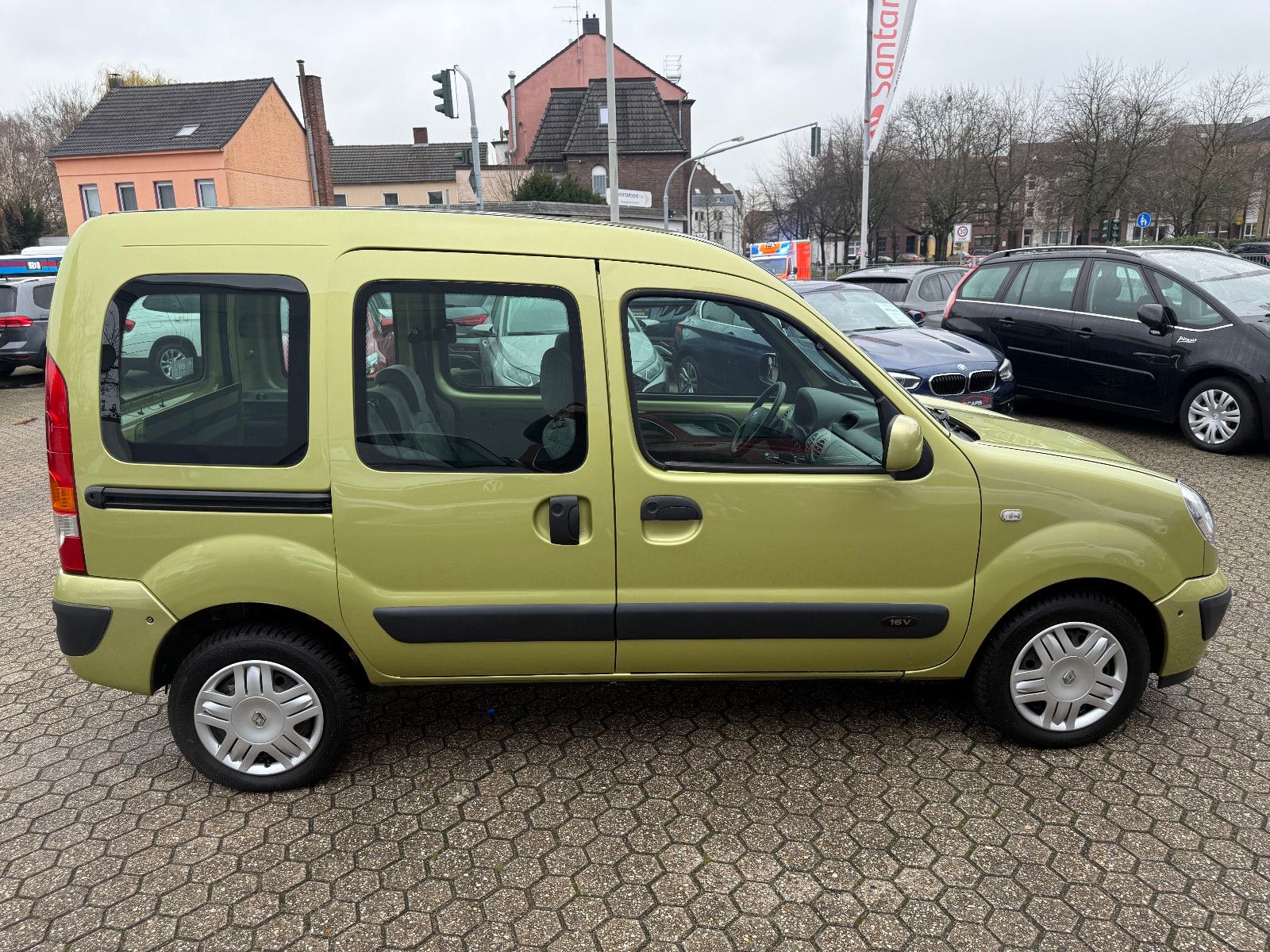 Fahrzeugabbildung Renault Kangoo Edition Campus** Rollstuhlrampe**
