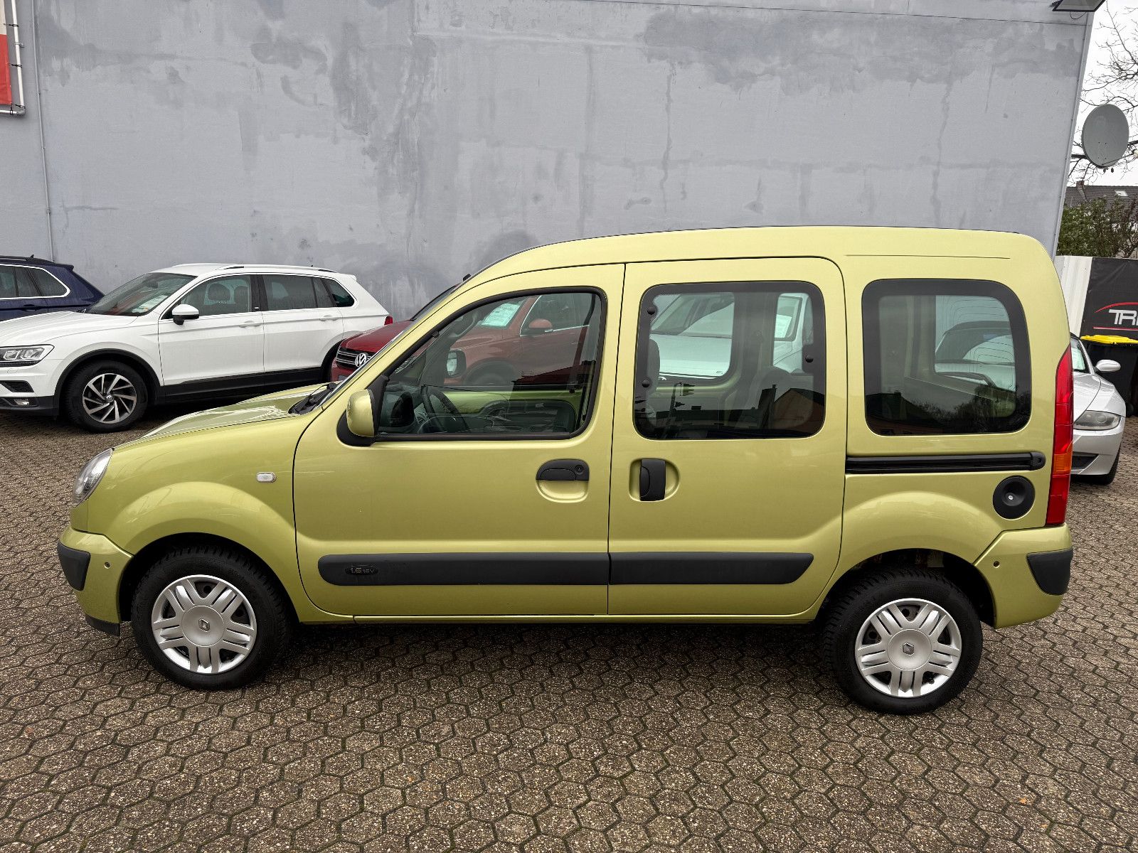 Fahrzeugabbildung Renault Kangoo Edition Campus** Rollstuhlrampe**