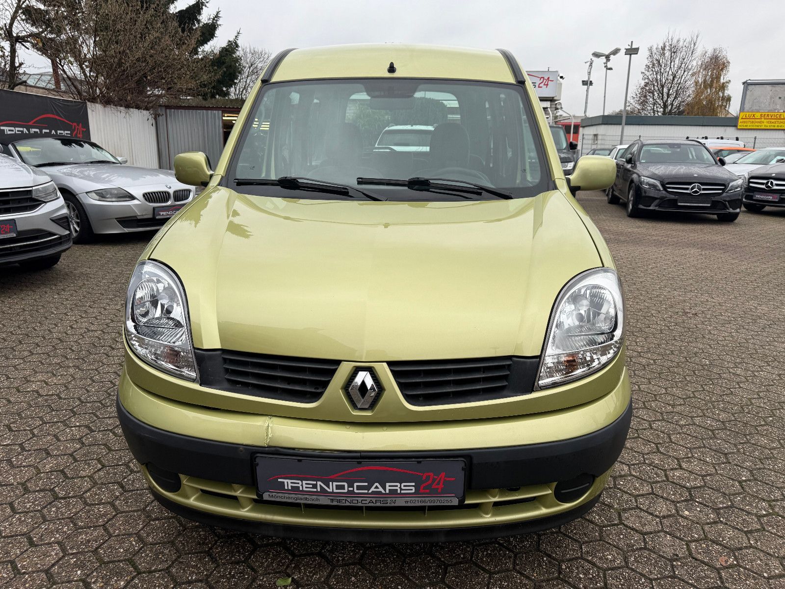 Fahrzeugabbildung Renault Kangoo Edition Campus** Rollstuhlrampe**