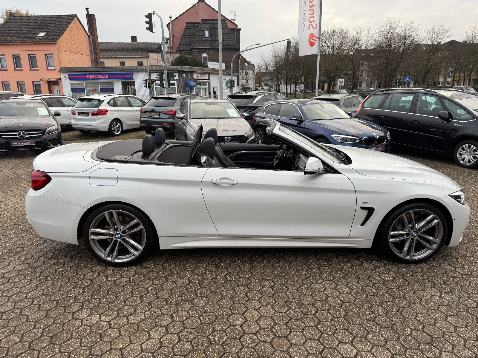 Fahrzeugabbildung BMW 440 4 Cabrio 440 i M Sport