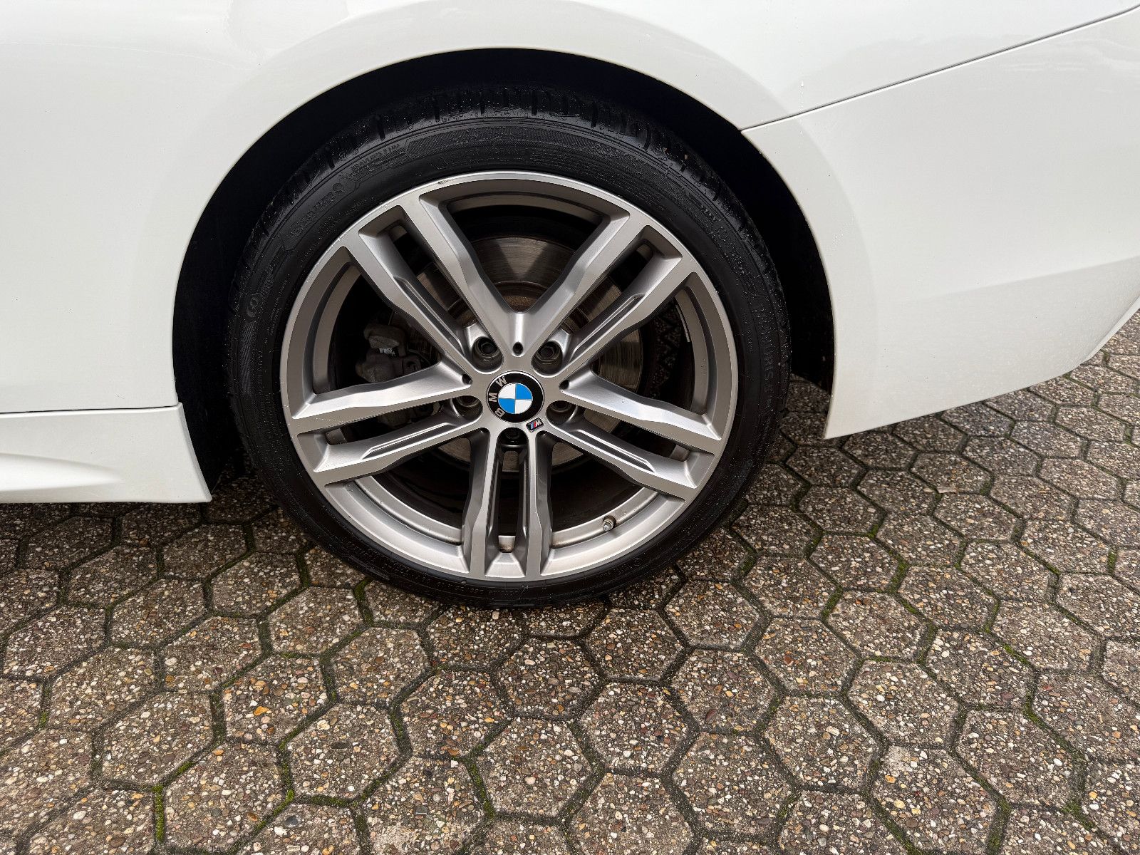 Fahrzeugabbildung BMW 440 4 Cabrio 440 i M Sport