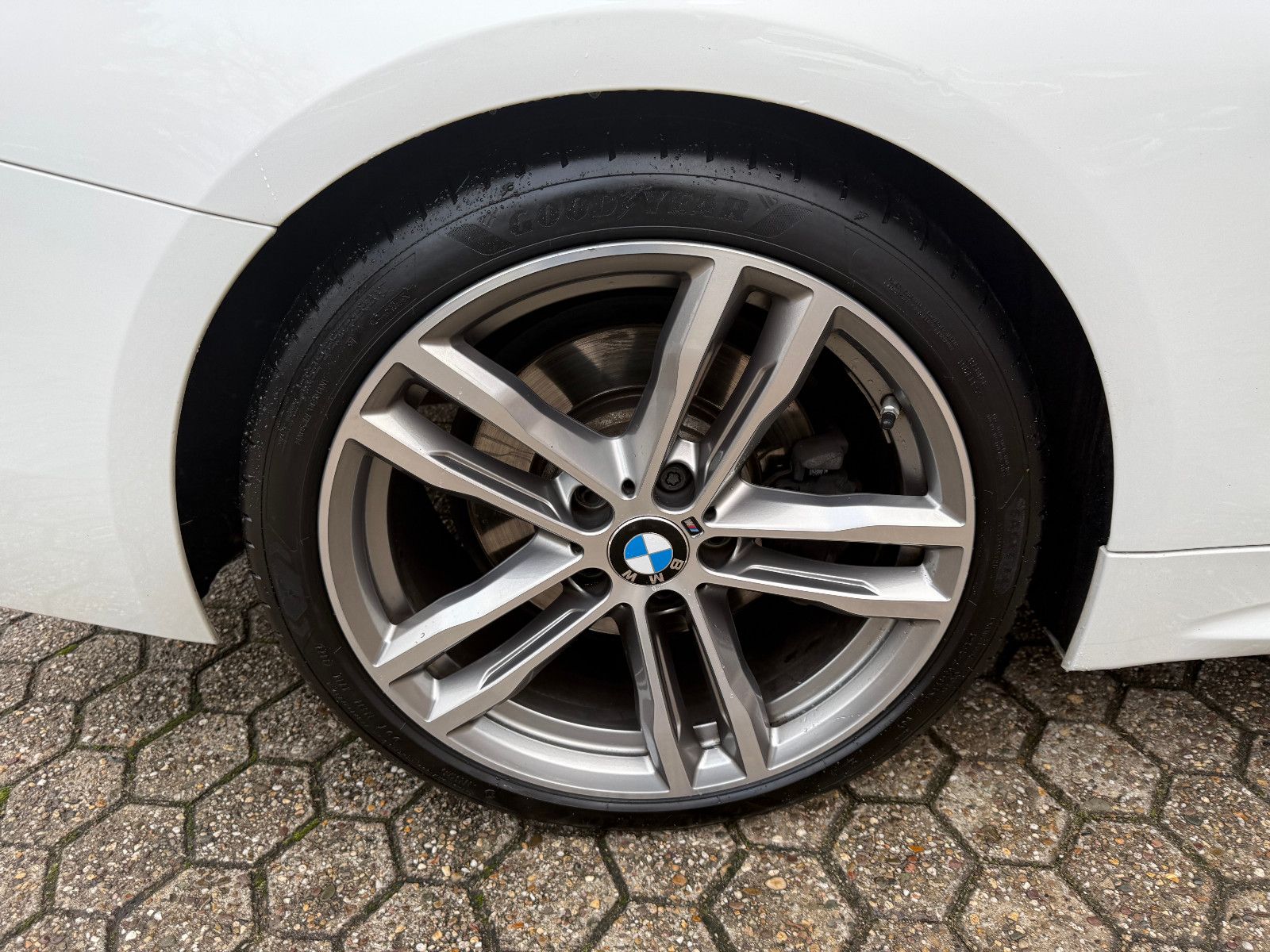 Fahrzeugabbildung BMW 440 4 Cabrio 440 i M Sport