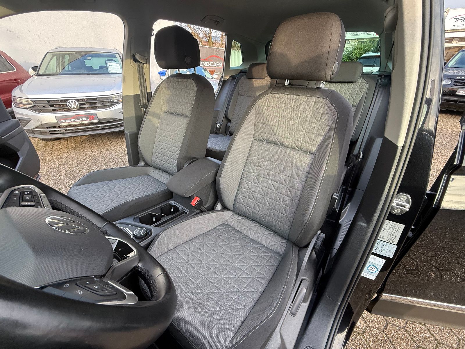 Fahrzeugabbildung Volkswagen Tiguan Life 4Motion*ACC*AHK*NAVI*