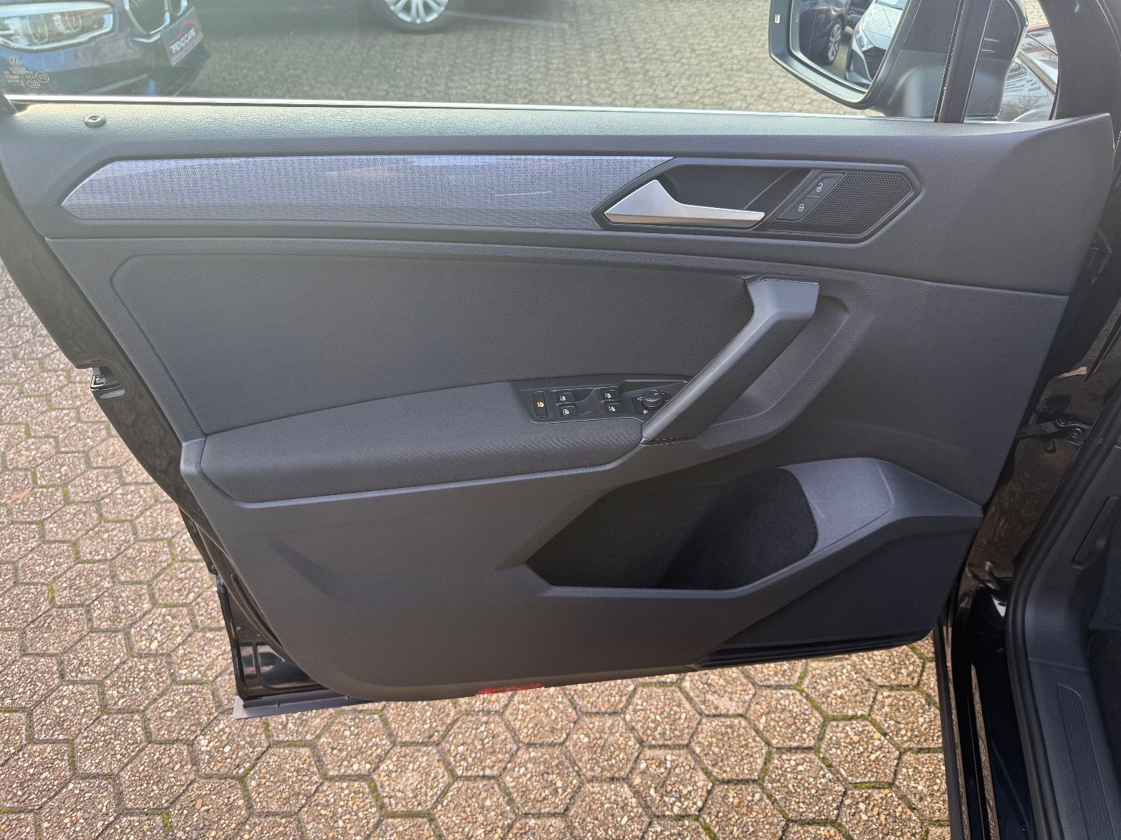 Fahrzeugabbildung Volkswagen Tiguan Life 4Motion*ACC*AHK*NAVI*