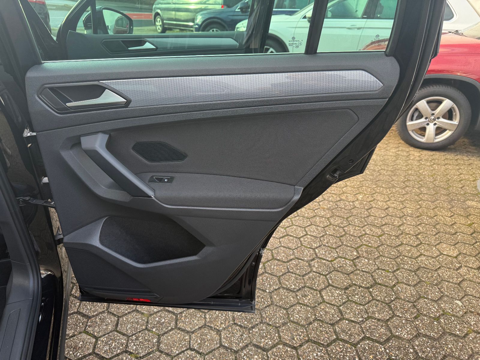 Fahrzeugabbildung Volkswagen Tiguan Life 4Motion*ACC*AHK*NAVI*