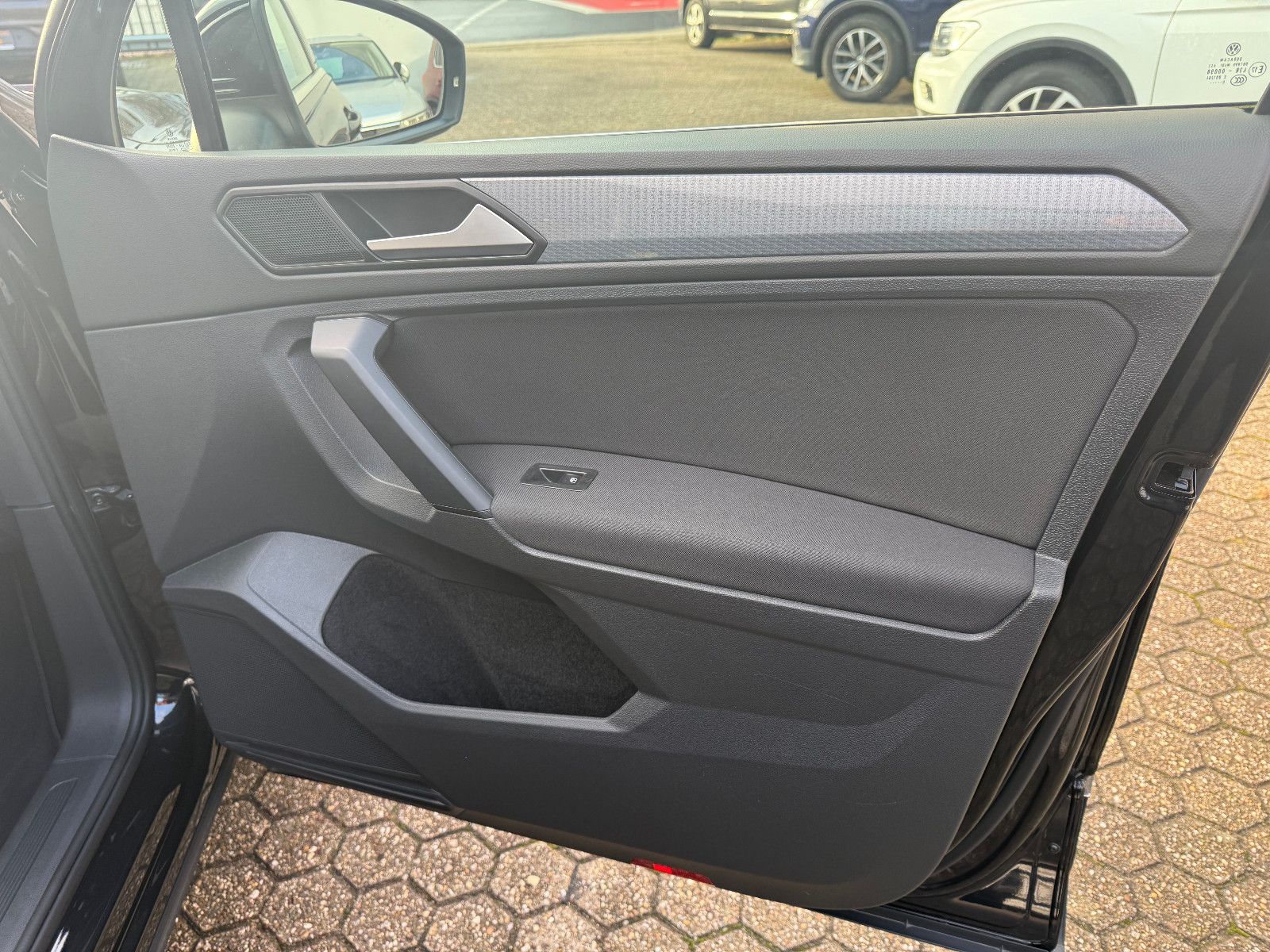 Fahrzeugabbildung Volkswagen Tiguan Life 4Motion*ACC*AHK*NAVI*