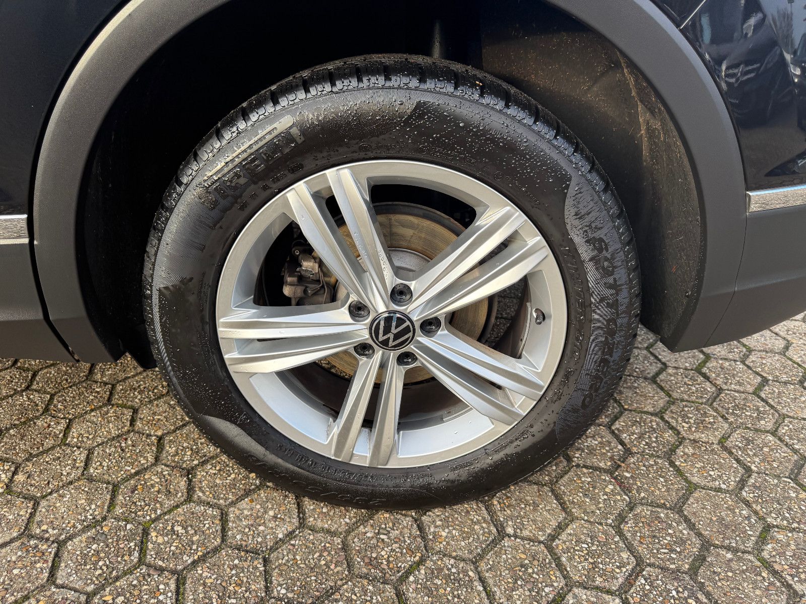 Fahrzeugabbildung Volkswagen Tiguan Life 4Motion*ACC*AHK*NAVI*