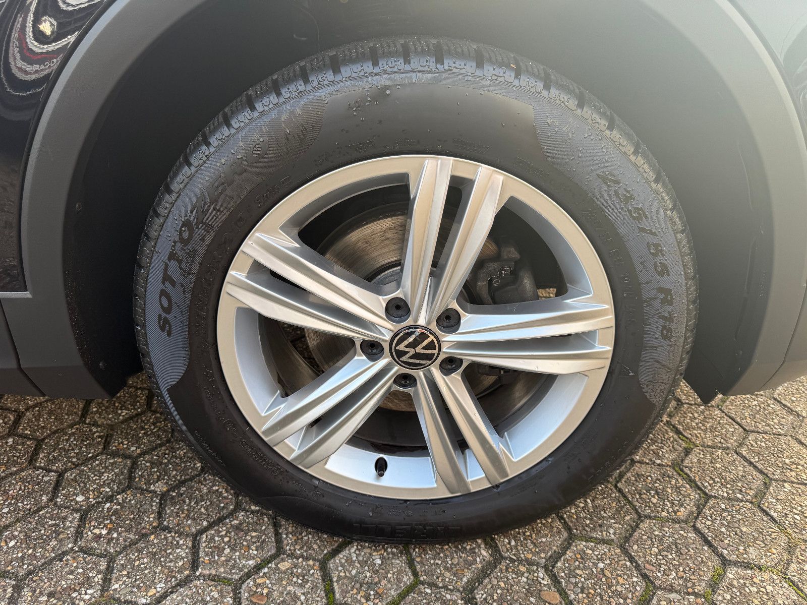 Fahrzeugabbildung Volkswagen Tiguan Life 4Motion*ACC*AHK*NAVI*