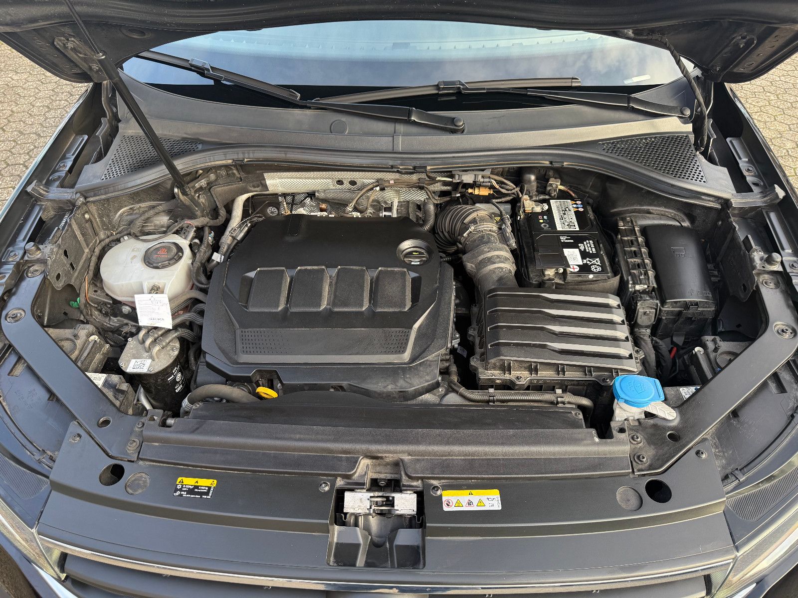 Fahrzeugabbildung Volkswagen Tiguan Life 4Motion*ACC*AHK*NAVI*