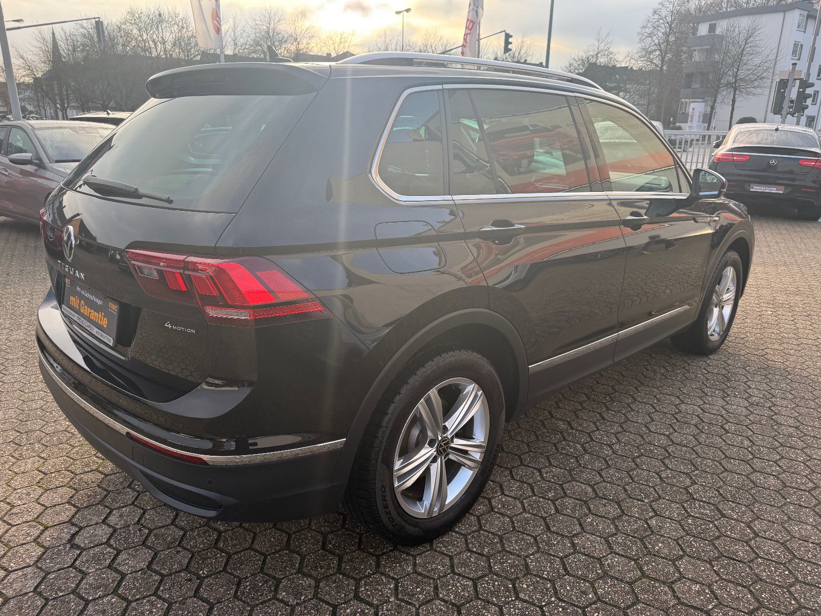 Fahrzeugabbildung Volkswagen Tiguan Life 4Motion*ACC*AHK*NAVI*