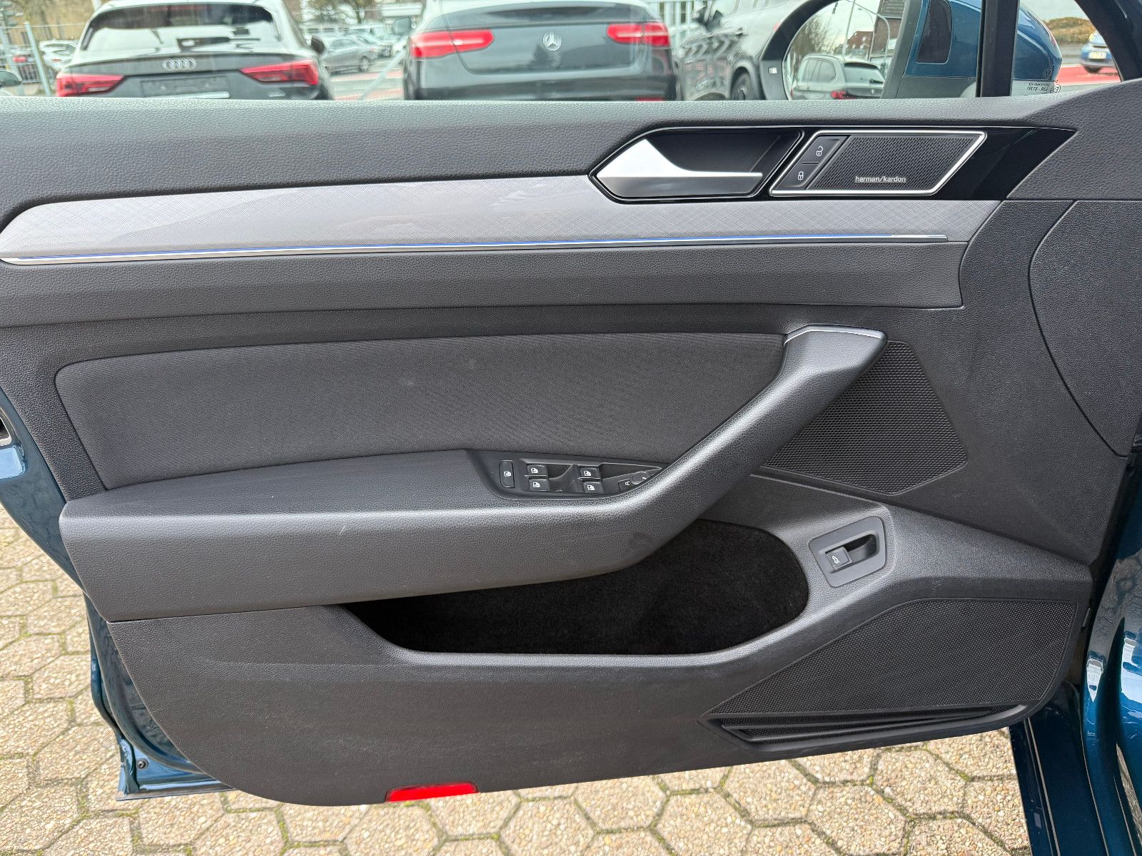 Fahrzeugabbildung Volkswagen Passat Variant Business*ACC*Headup*Harmann Kardo