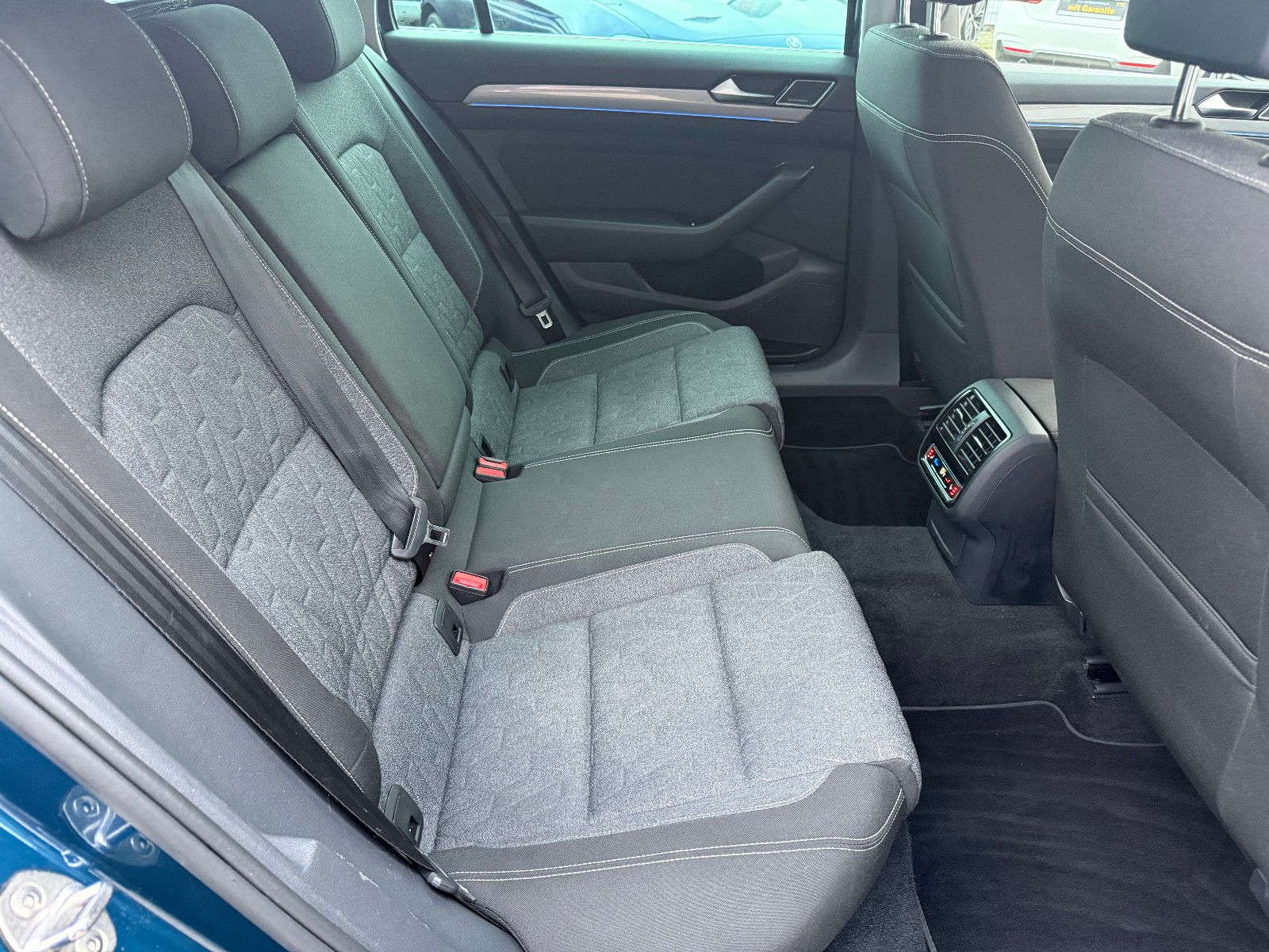 Fahrzeugabbildung Volkswagen Passat Variant Business*ACC*Headup*Harmann Kardo