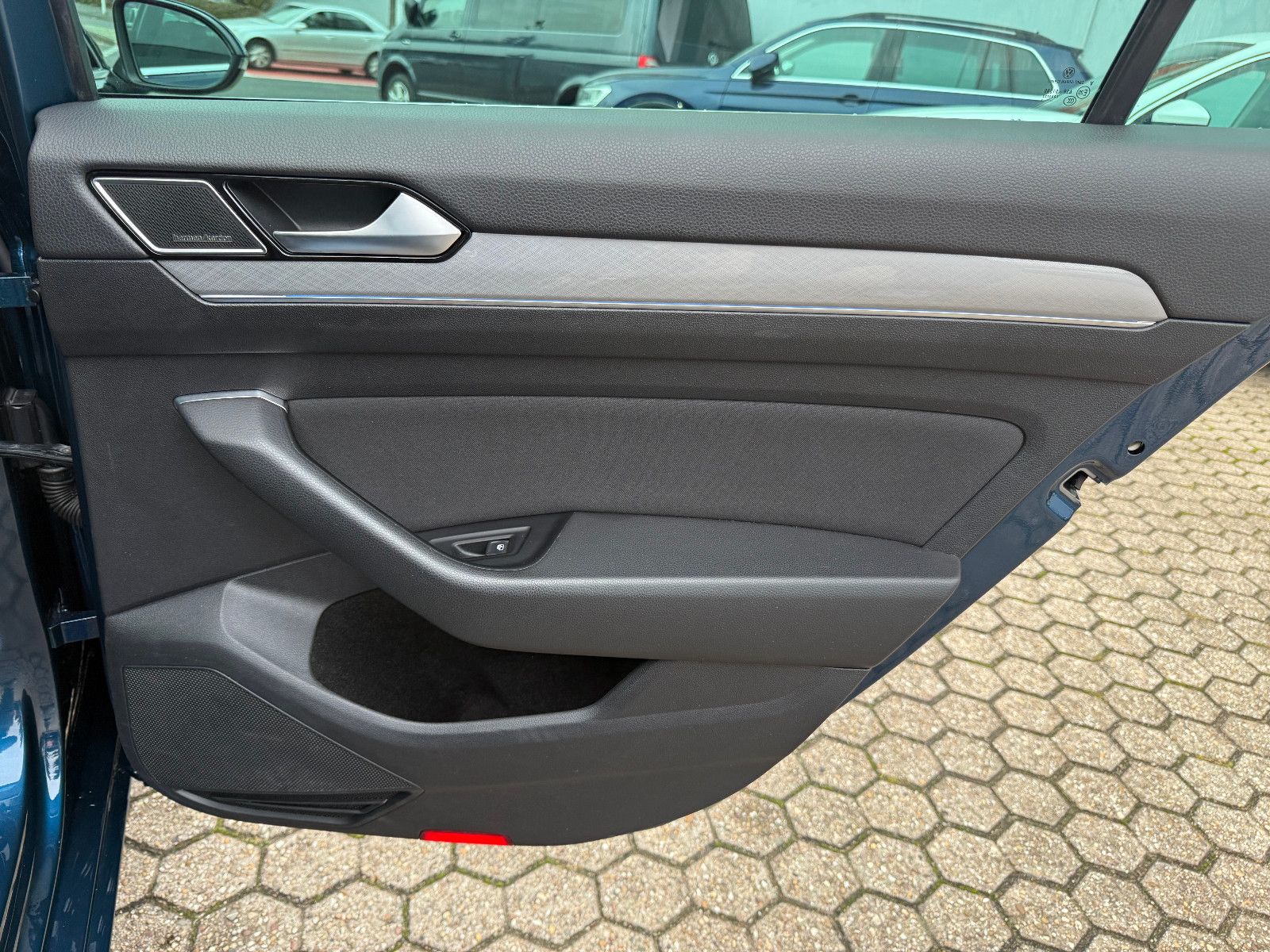 Fahrzeugabbildung Volkswagen Passat Variant Business*ACC*Headup*Harmann Kardo