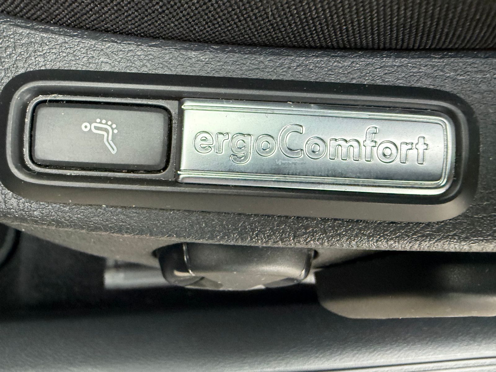 Fahrzeugabbildung Volkswagen Passat Variant Business*ACC*Headup*Harmann Kardo