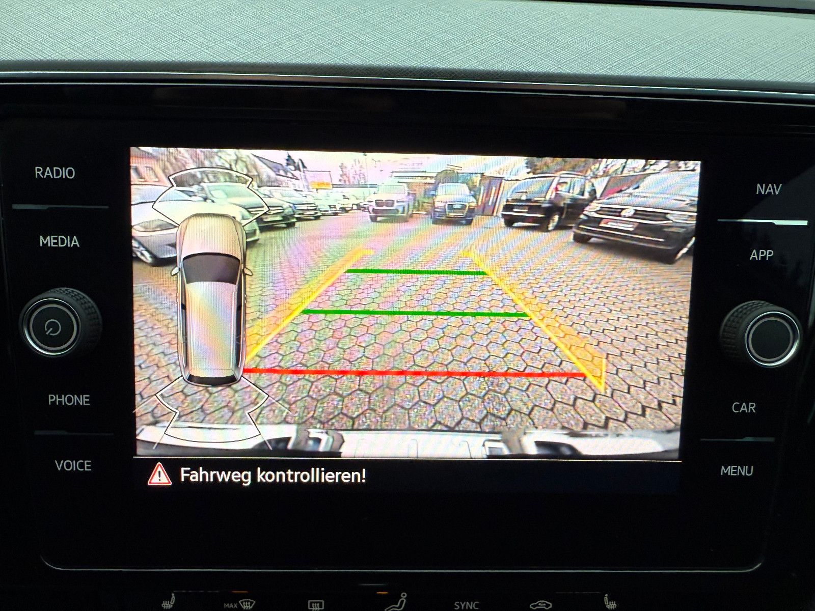 Fahrzeugabbildung Volkswagen Passat Variant Business*ACC*Headup*Harmann Kardo